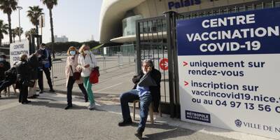 Venus pour se faire vacciner au Nikaïa à Nice ce jeudi matin, ils ont trouvé portes closes... Que s'est-il passé?