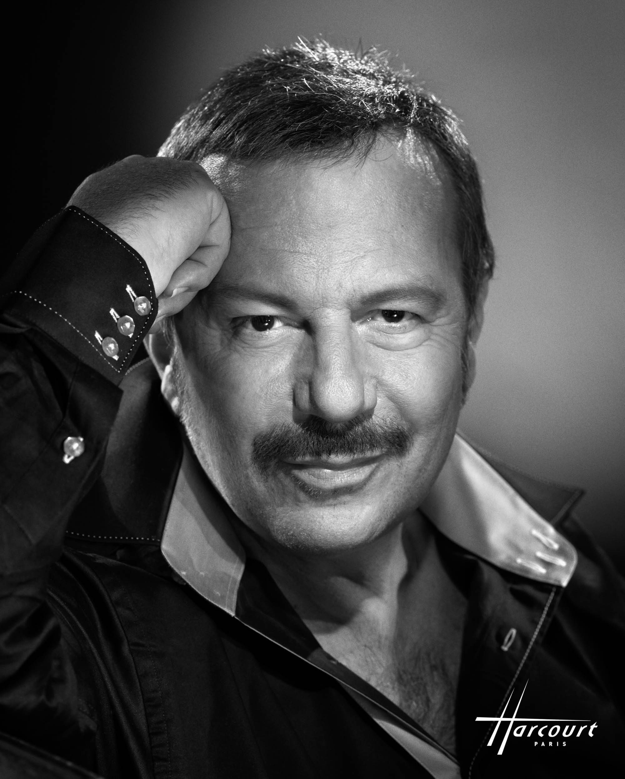 Dans un palais avec Zidane ou dans la piscine de Sylvester Stallone... Henry-Jean Servat raconte ses rencontres dans un livre