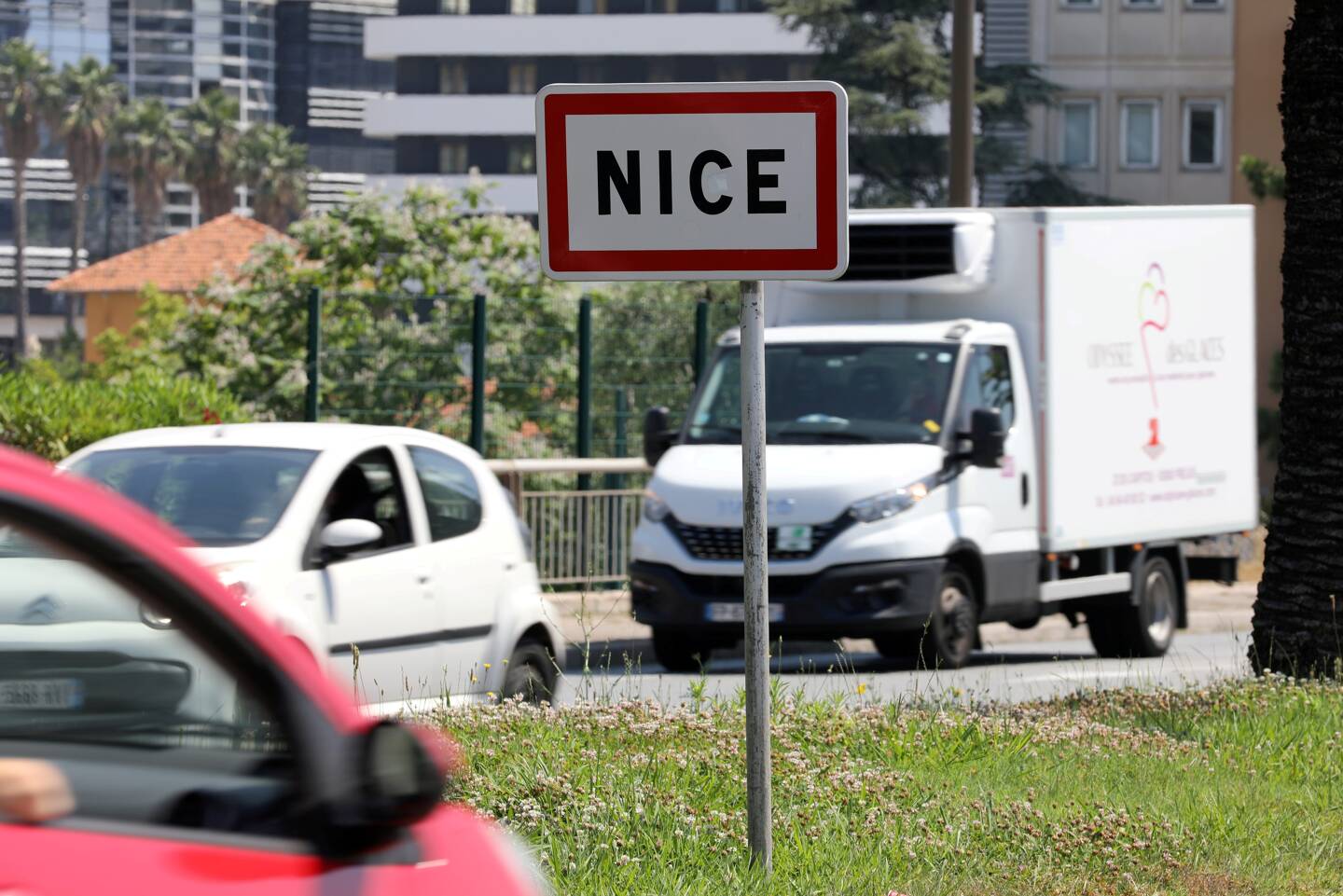 Les camions représenteraient près de la moitié de la pollution atmosphérique sur l’ensemble de la métropole Nice Côte d’Azur. (Photo Eric Ottino)