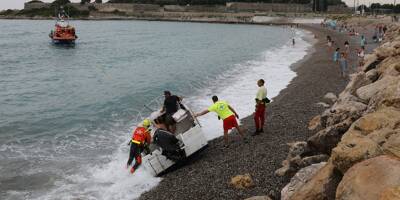 Un bateau s'échoue au Fort Carré d'Antibes