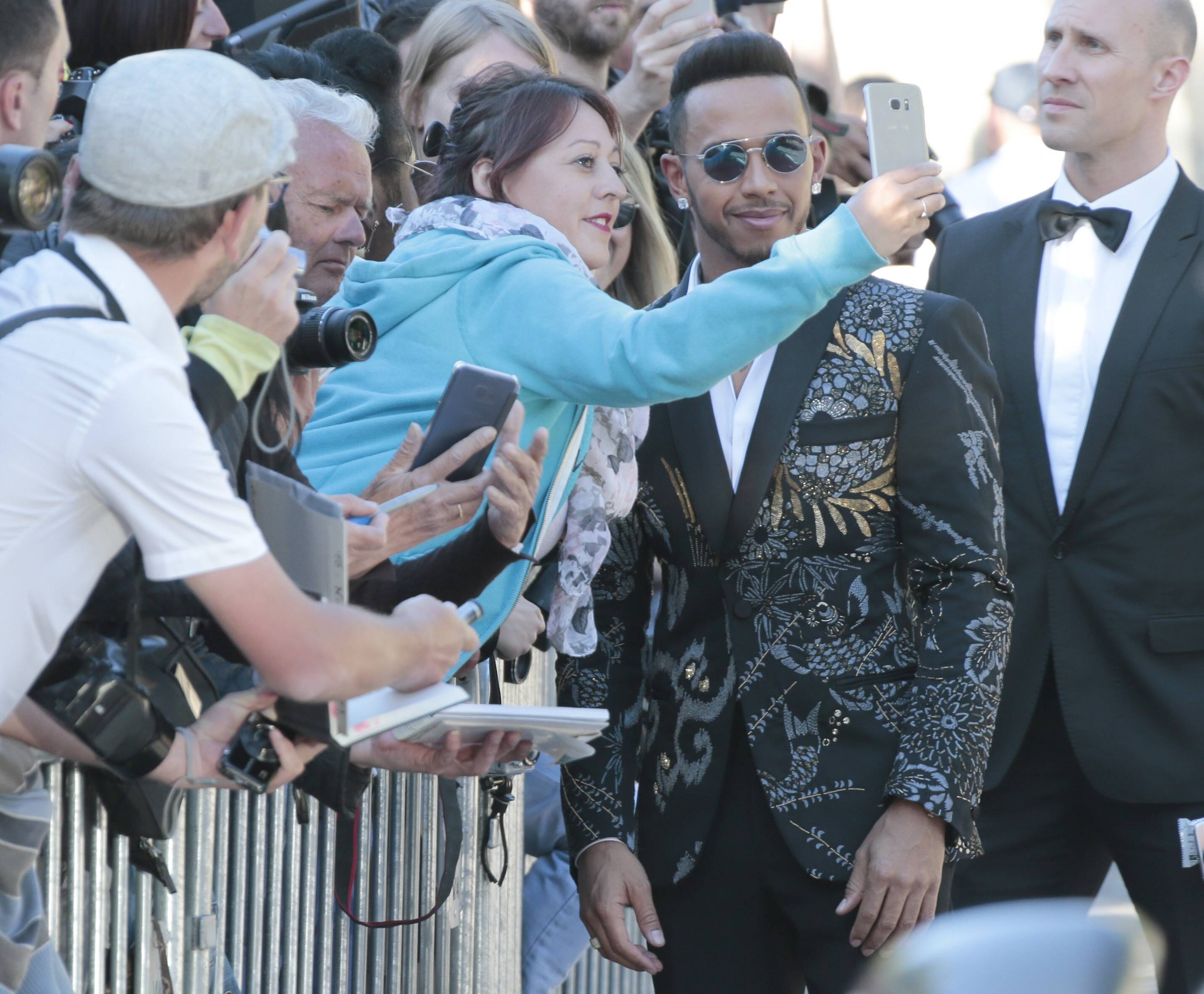 Sentier du littoral fermé, pas de selfies avec les stars, lieu différent... Ce qu'il faut savoir sur le célèbre gala de l'AmfAR à Antibes