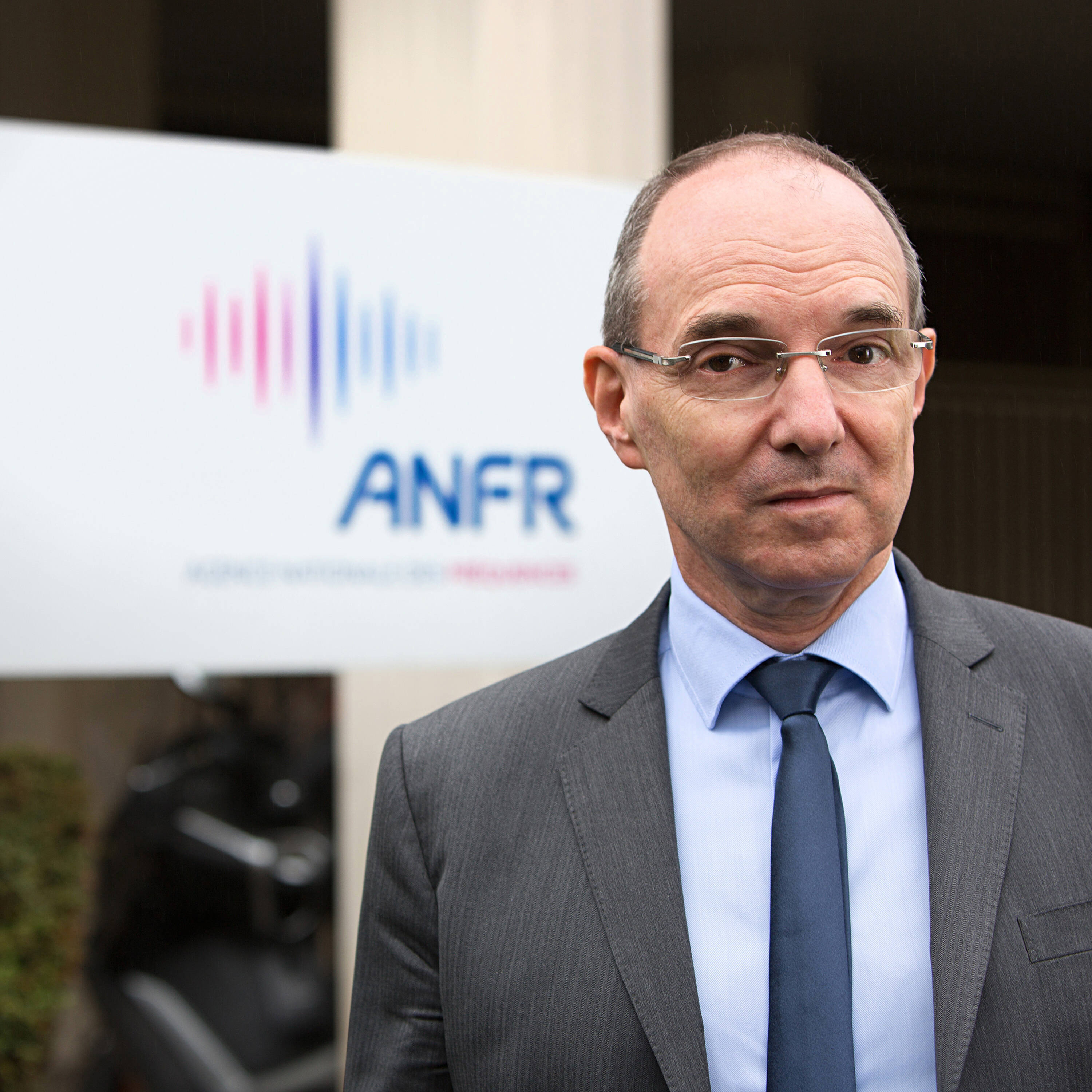 Une exposition dangereuse aux ondes électromagnétiques à cause de Linky? "Une légende urbaine", selon le directeur des fréquences