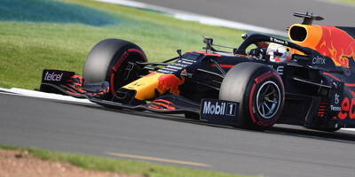 Max Verstappen chipe la pole à Lewis Hamilton lors de la nouvelle course sprint à Silverstone