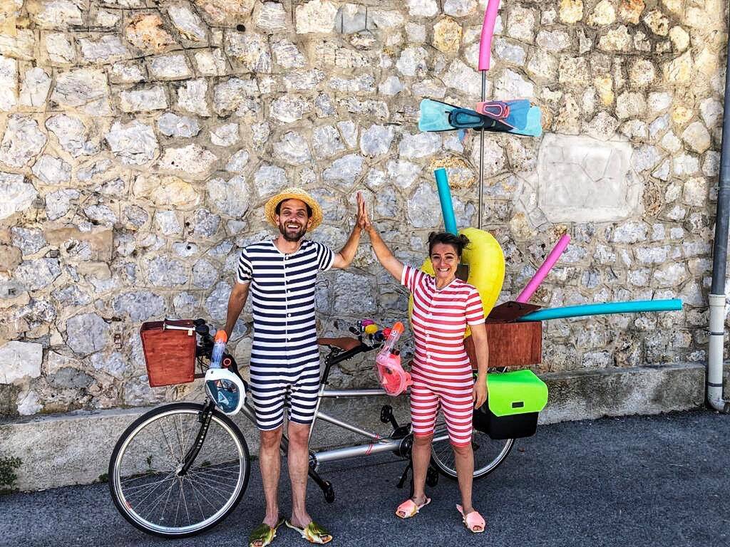 Vous allez croiser ces drôles de baigneurs ce mardi après-midi à Antibes