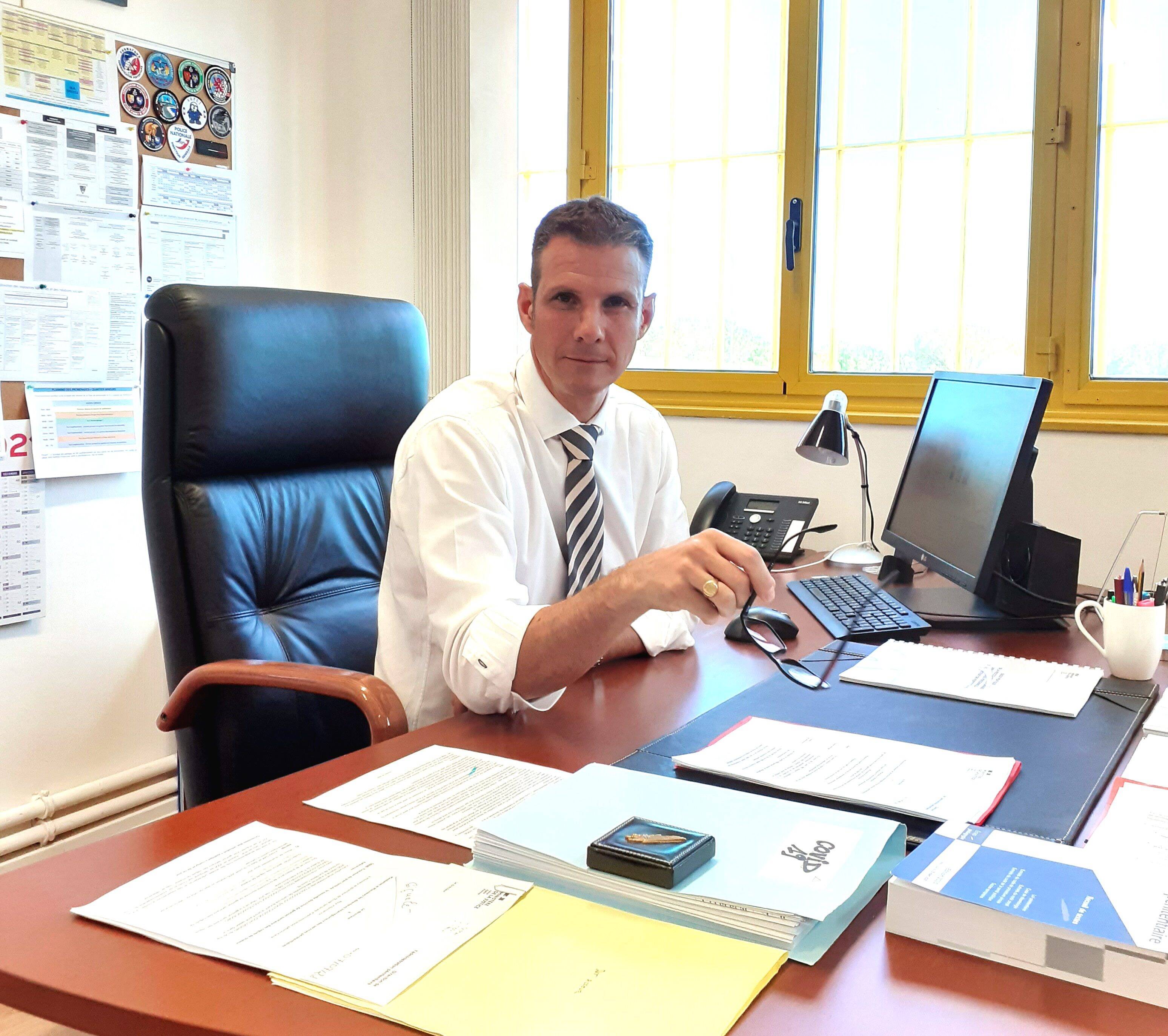 "On a eu quand même pas mal de difficultés"... Avant de quitter la direction de la prison de Grasse, Xavier Villeroy se confie