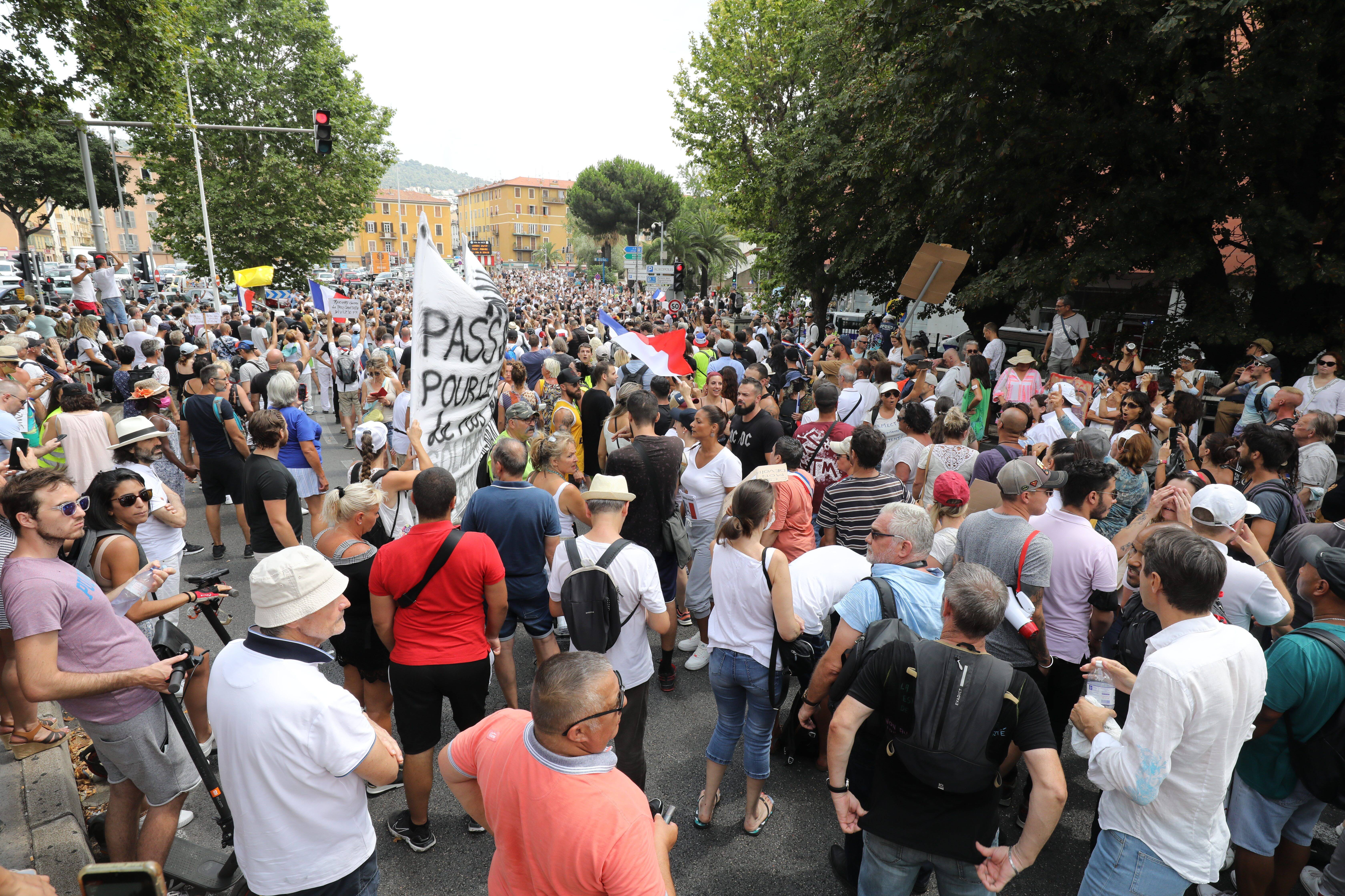 4 questions pour tout comprendre à la forte mobilisation anti pass sanitaire à Nice