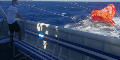 La navette reliant Port Cros à Hyères perd son canot de sauvetage dans une mer démontée