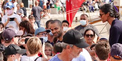 Bain de foule à Saint-Tropez pour Tony Parker