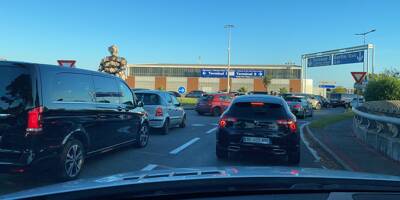 Bouchons monstres à l'aéroport de Nice: des changements dès ce week-end pour fluidifier le trafic