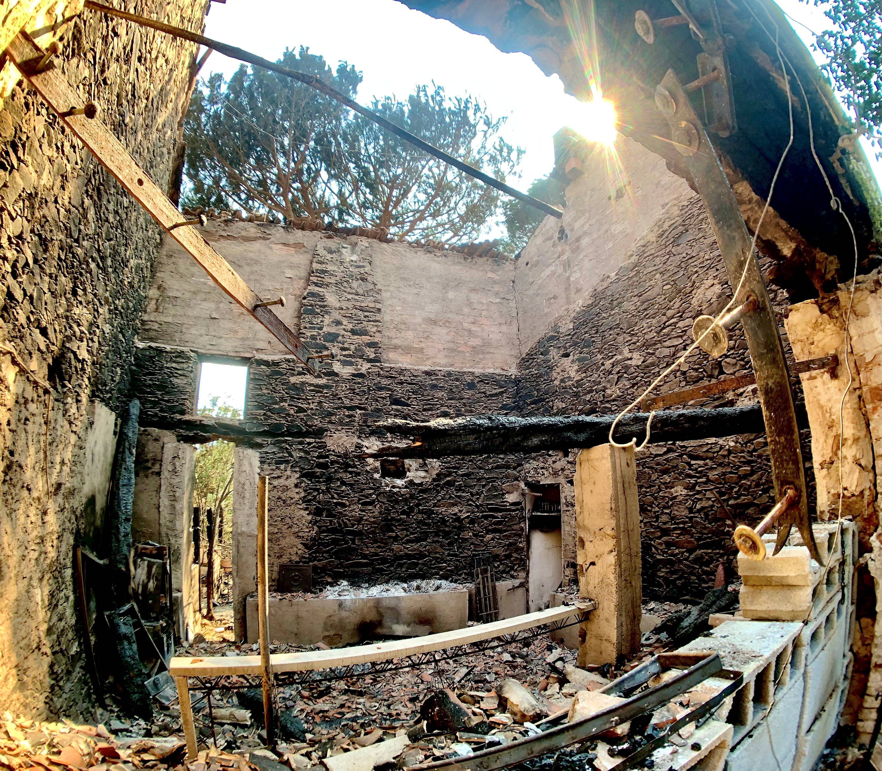 Elle s'appelait Virginie et était en vacances... ce que l'on sait sur les deux personnes mortes dans l'incendie monstre du Var