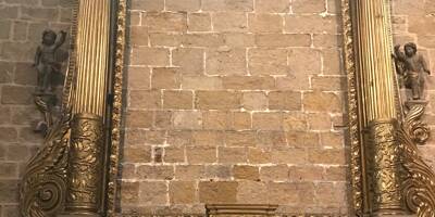 Un retable du XVIe siècle de la cathédrale d'Antibes démonté avant restauration