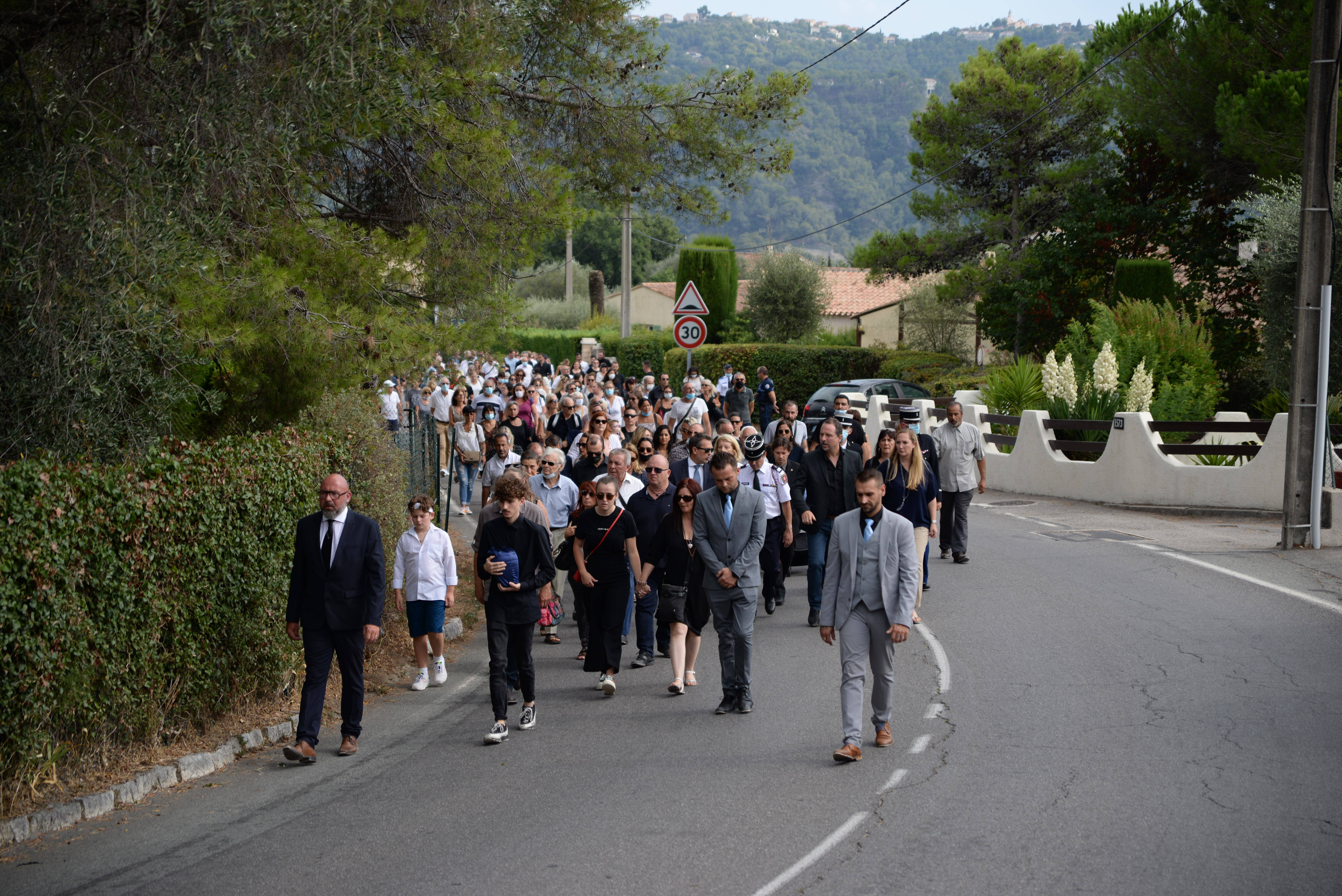Carros rend un dernier hommage à Matis, le pompier décédé dans l'accident de la route à Puget-Théniers