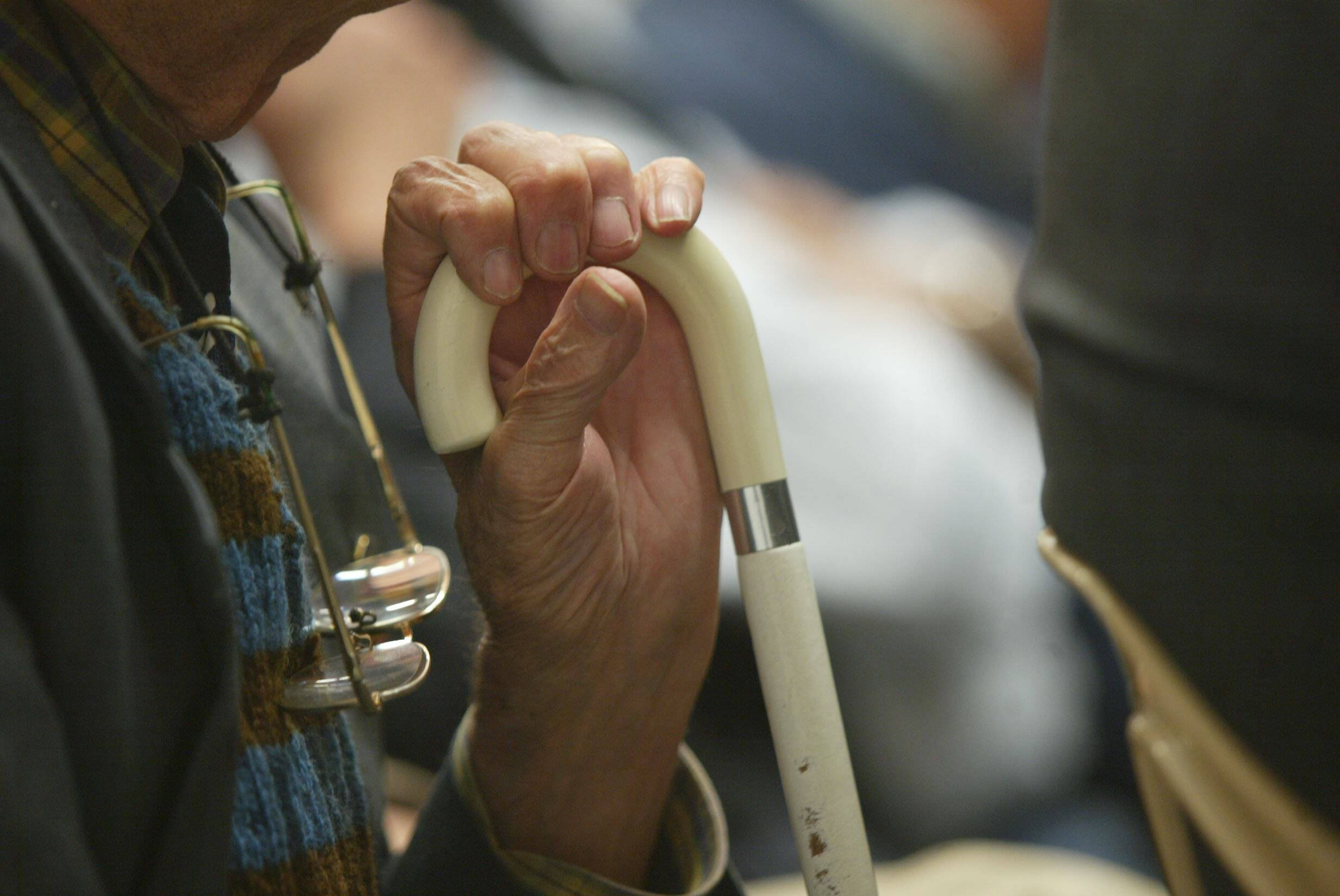 Mireille, 82 ans, non-vaccinée contre la Covid-19 : "c'était le parcours du combattant pour avoir le rendez-vous à domicile, j'ai laissé tomber"
