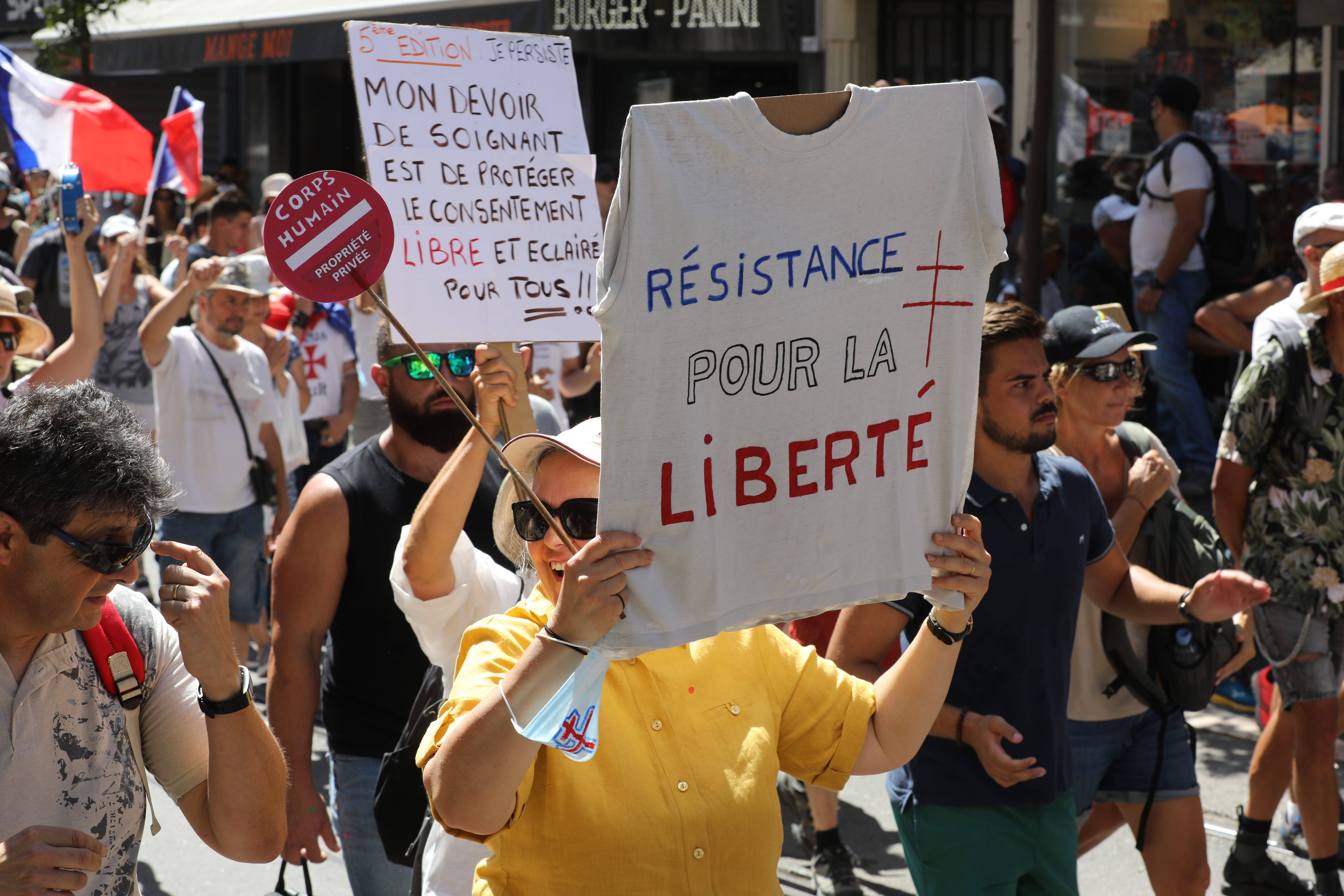 Six mois de prison pour un jeune Belge interpellé lors de la manif des antipass et antivax du 28 août à Nice