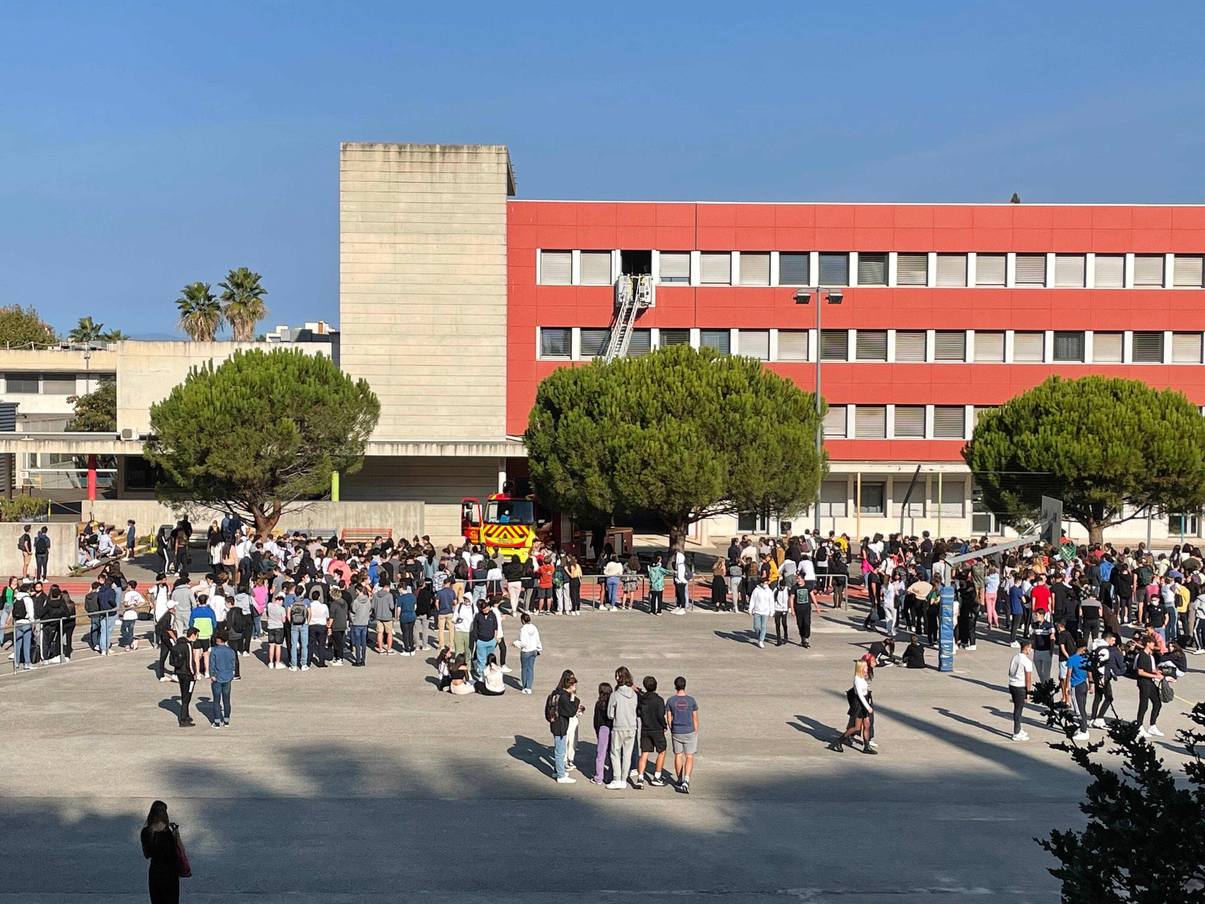 Ce que l’on sait de l’incendie au lycée SaintExupéry de SaintRaphaël VarMatin Ce que l’on sait de l’incendie au lycée SaintExupéry de SaintRaphaël VarMatin