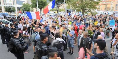Entre 2.000 et 6.000 personnes, barrages de la police... ce qu'il faut retenir de la nouvelle manifestation contre le pass sanitaire à Nice