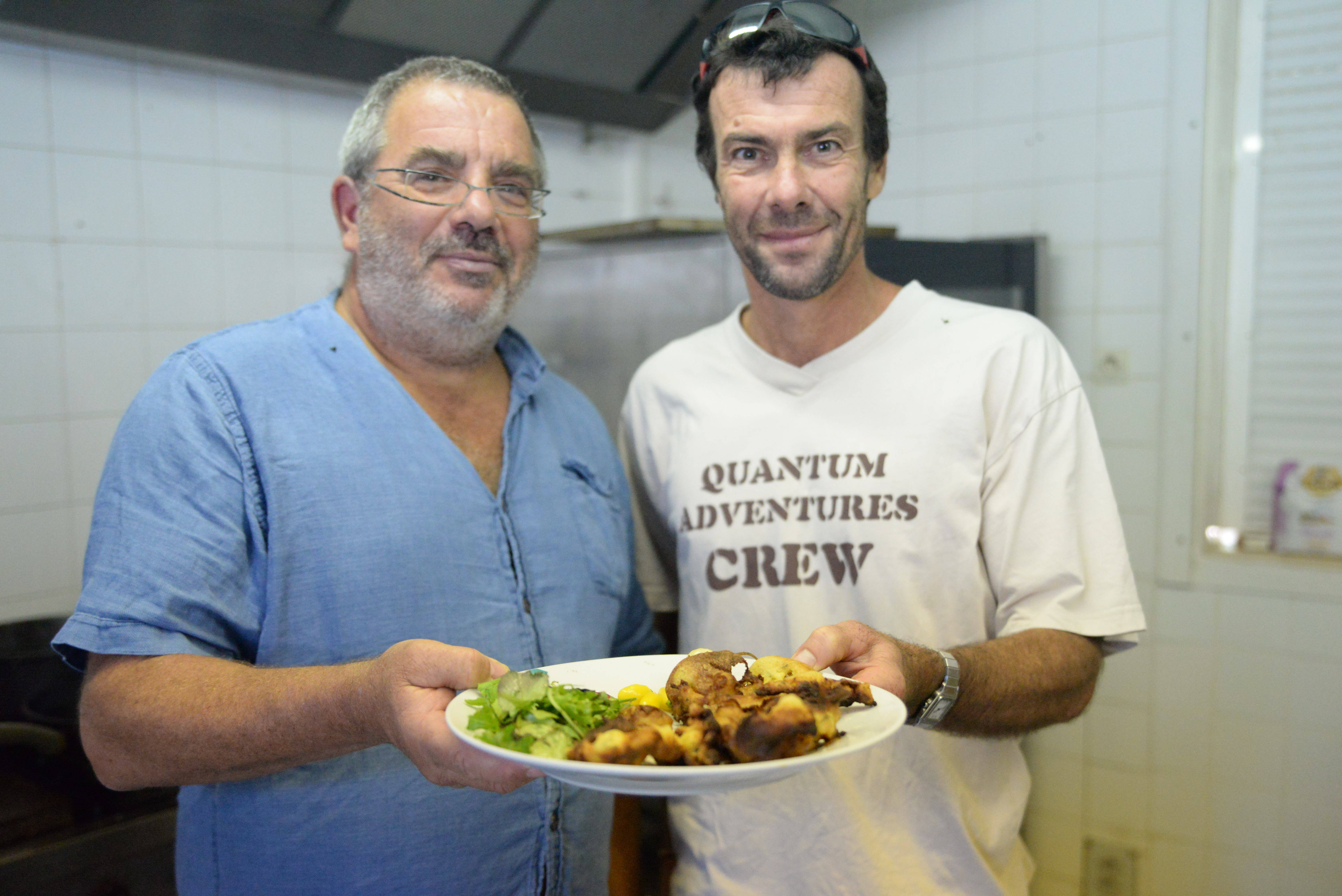 Ces deux azuréens se sont lancés dans un pari fou : inventer une recette de beignets de méduse