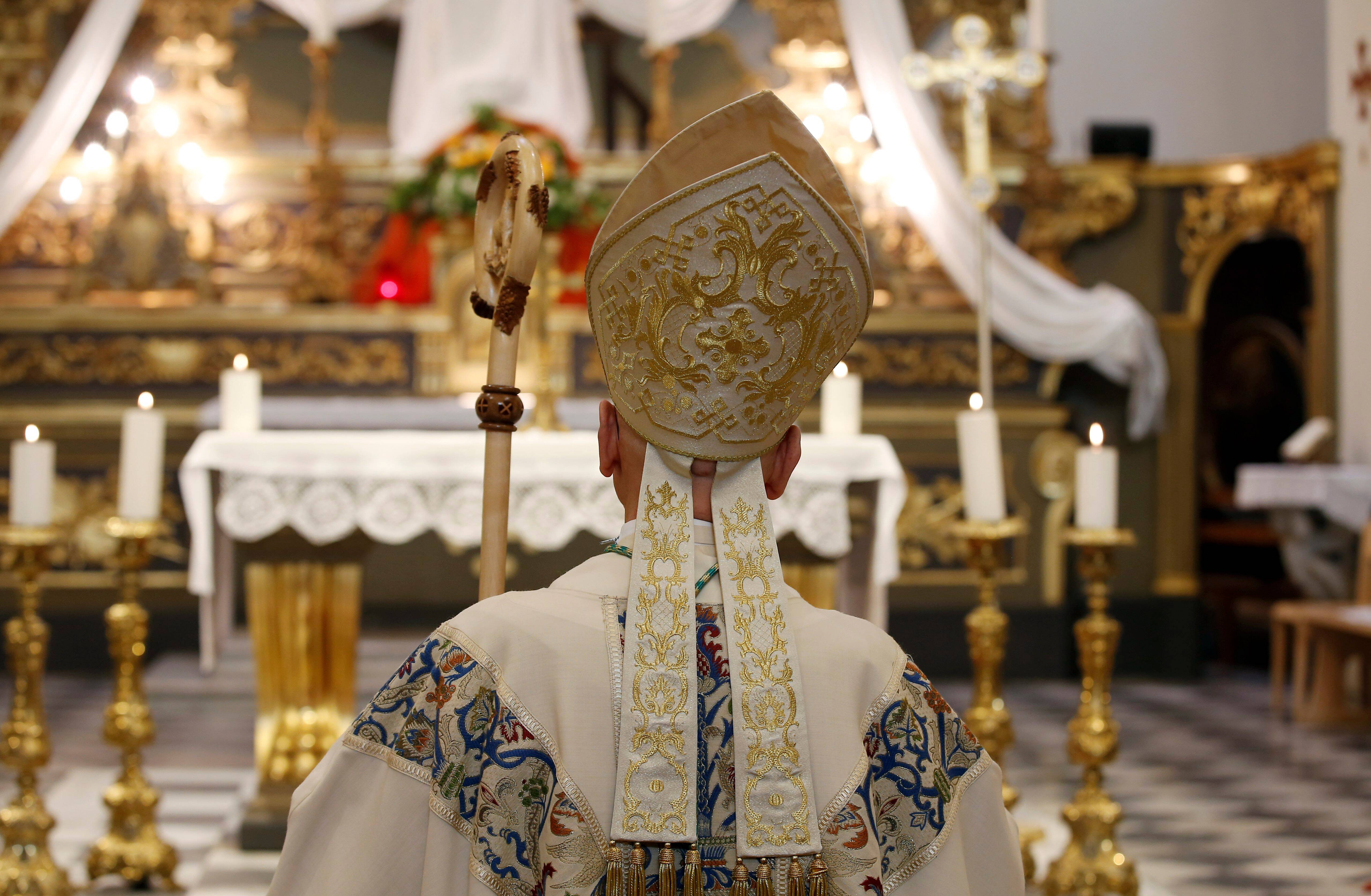 Faut-il en finir avec le célibat des prêtres? Le rapport Sauvé traitant de la pédocriminalité a réveillé le débat