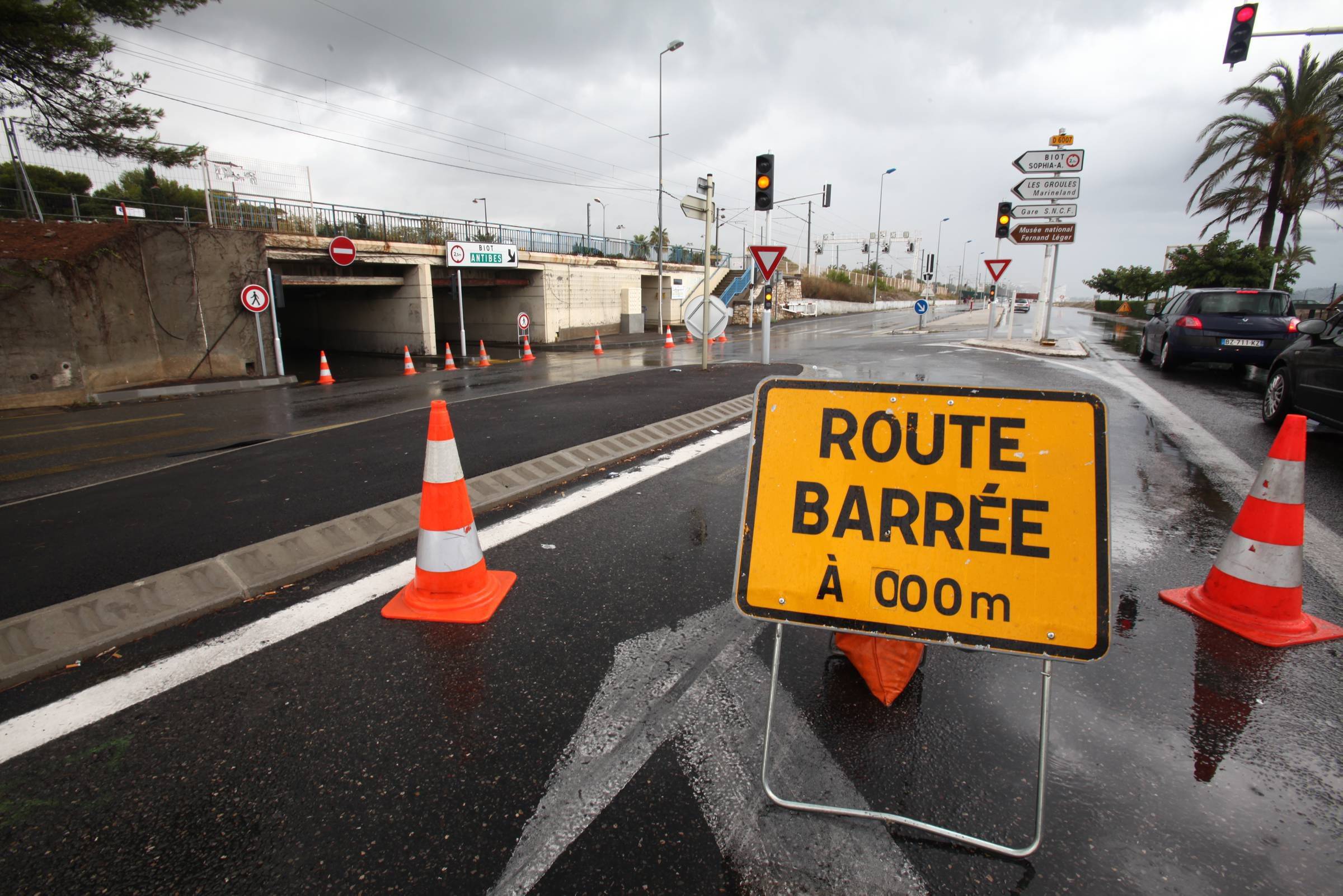 Que va devenir la route du bord de mer entre Antibes et Villeneuve-Loubet?