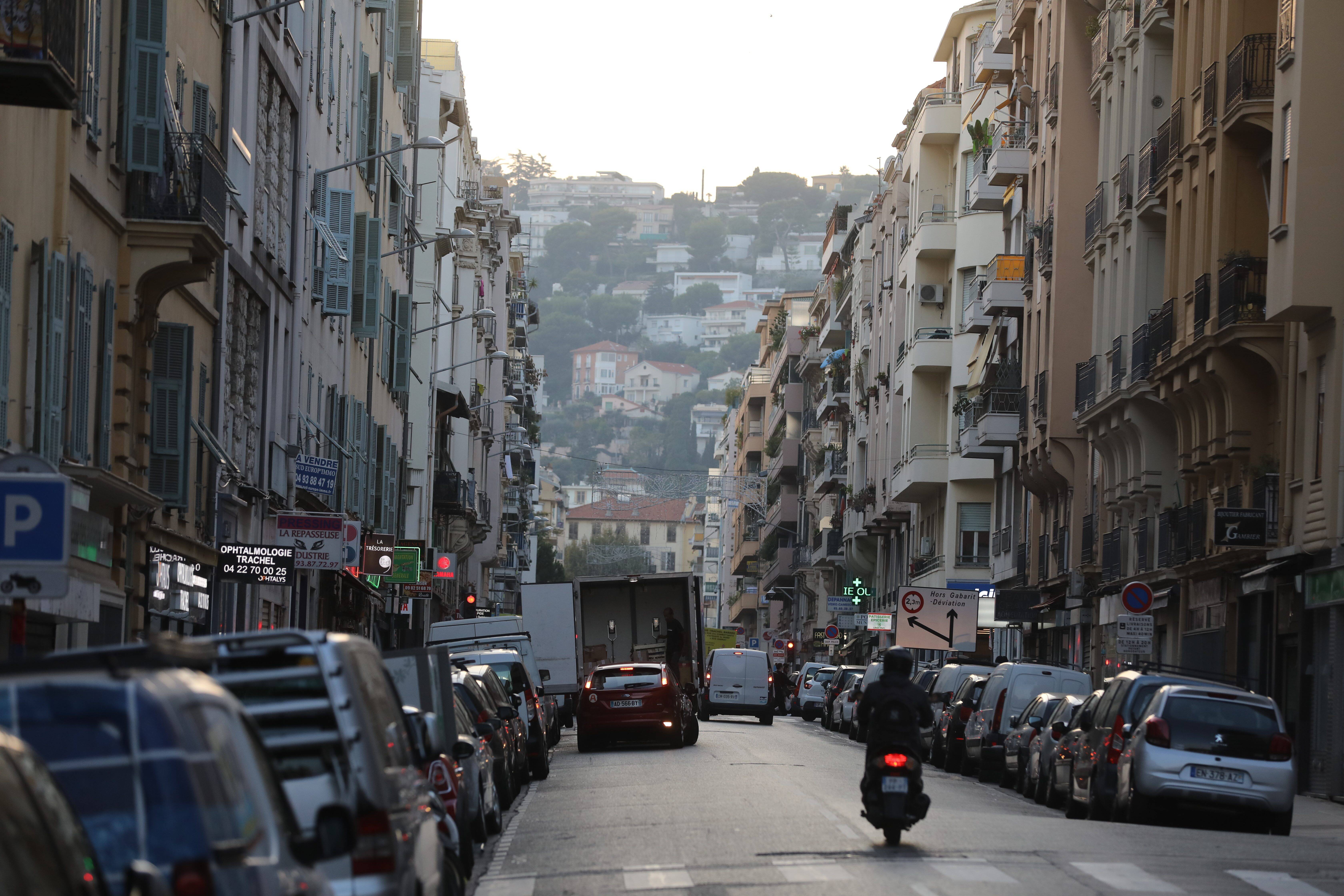 Victime évanouie, garde à vue prolongée... Ce que l'on sait de la tentative d'étranglement d'une femme en pleine rue à Nice