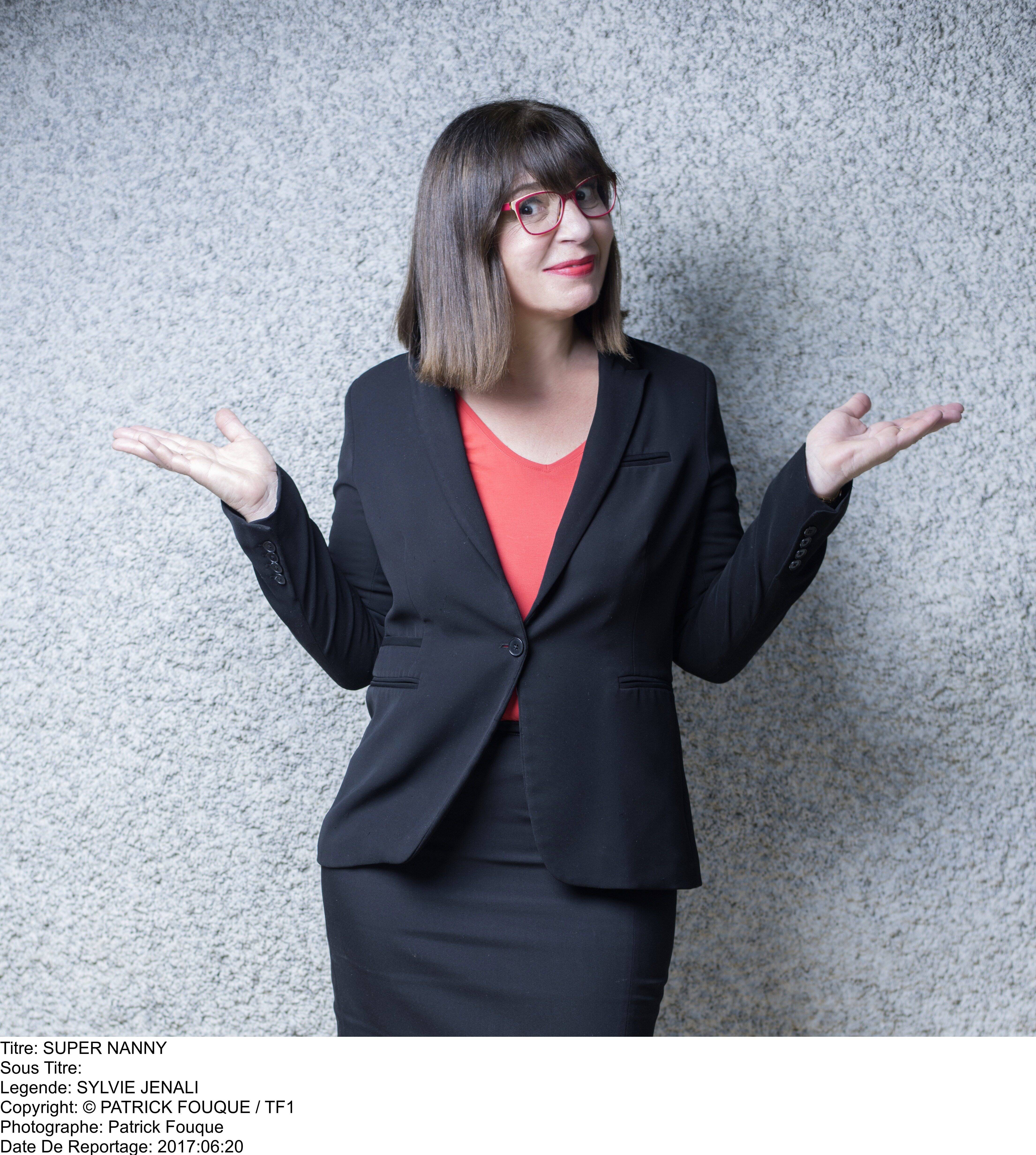 "On a tous des soucis avec nos enfants", Super Nanny en forme et de retour sur TFX