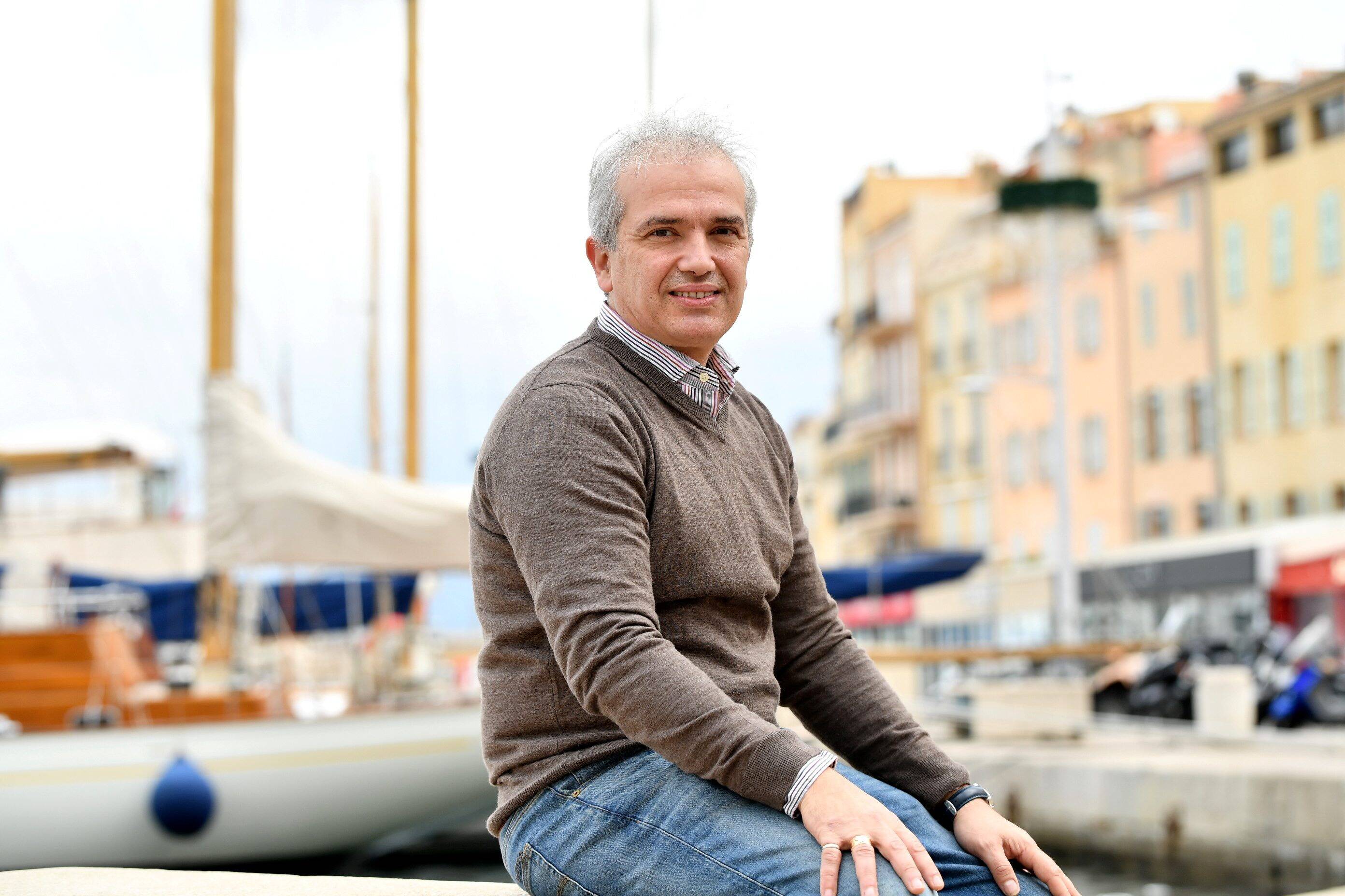 De passage dans le golfe, cet astrophysicien veut transmettre ses connaissances aux Tropéziens