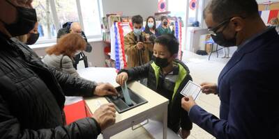 Plus de 3.000 écoliers d'Antibes votent pour choisir leurs élus