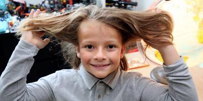 Le petit cannois Raphaël, 9 ans, se laisse pousser ses cheveux depuis un an et demi pour les offrir aux enfants malades