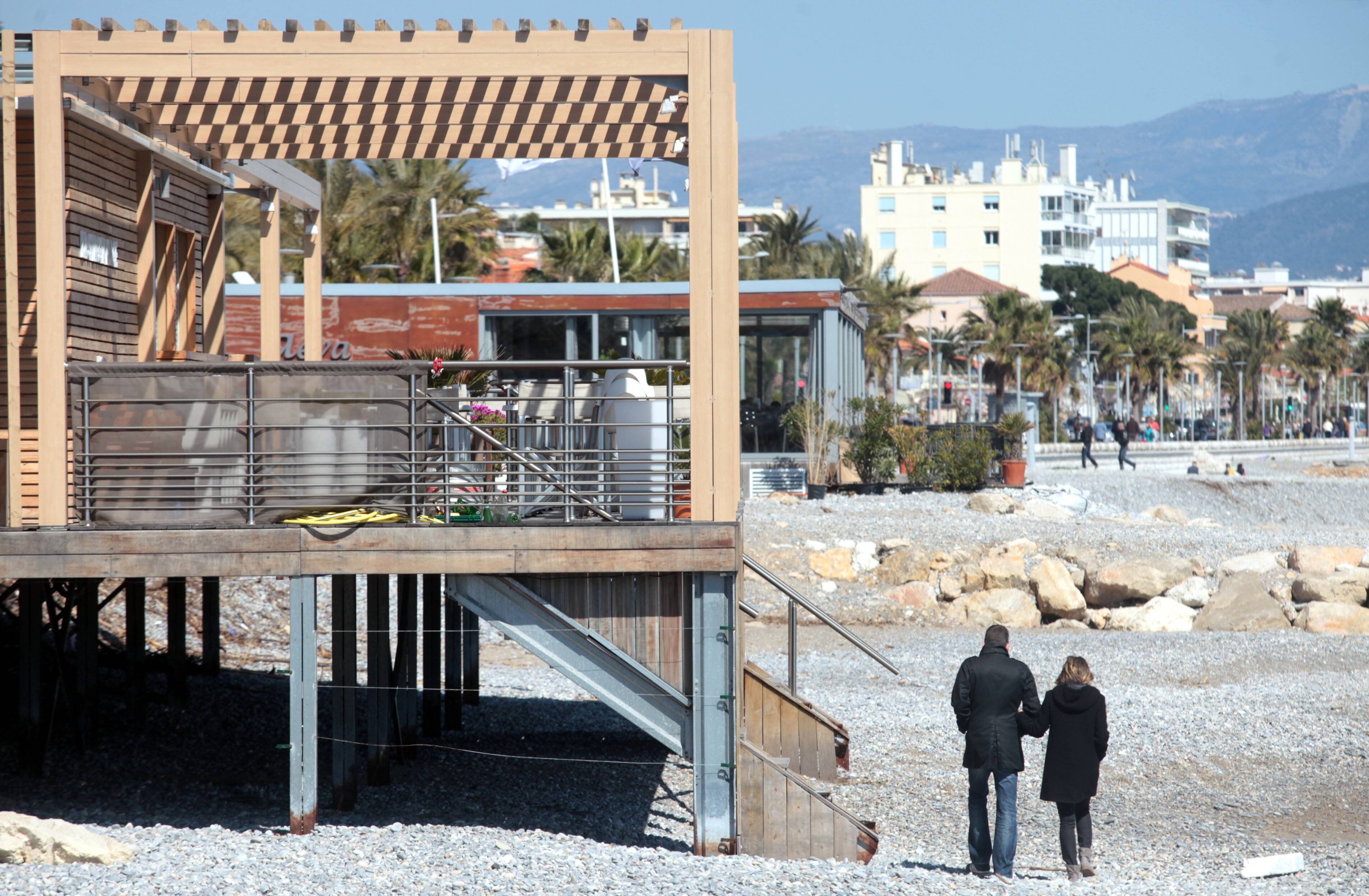 "Tout ça va tirer la ville vers le haut"... Ce que pensent les plagistes de Cagnes du démontage et du renouvellement des concessions