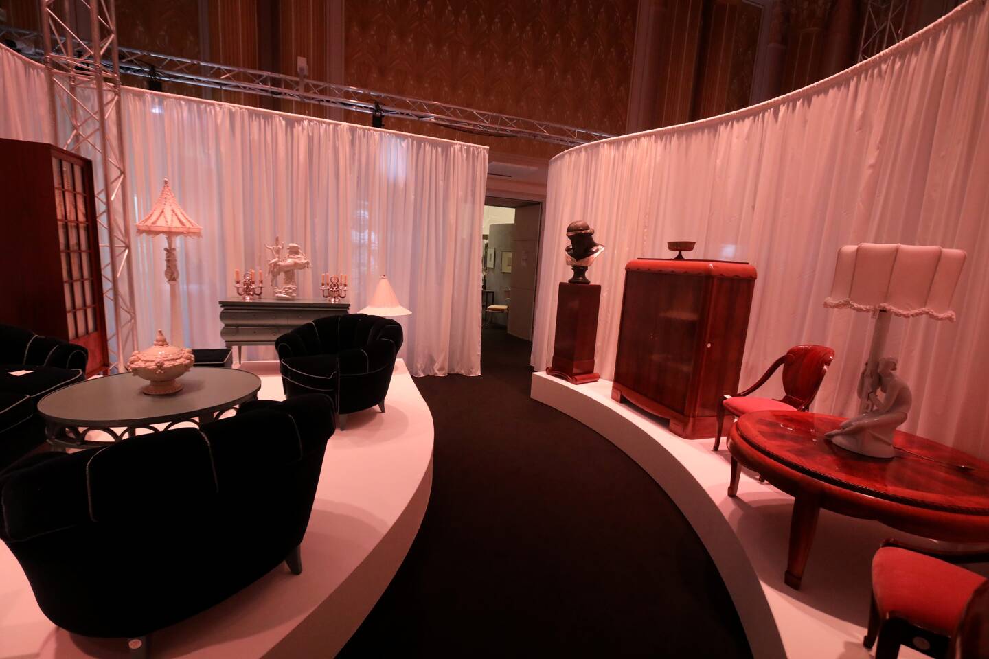 The decor of the exhibition echoes the spirit of Karl Lagerfeld's homes.