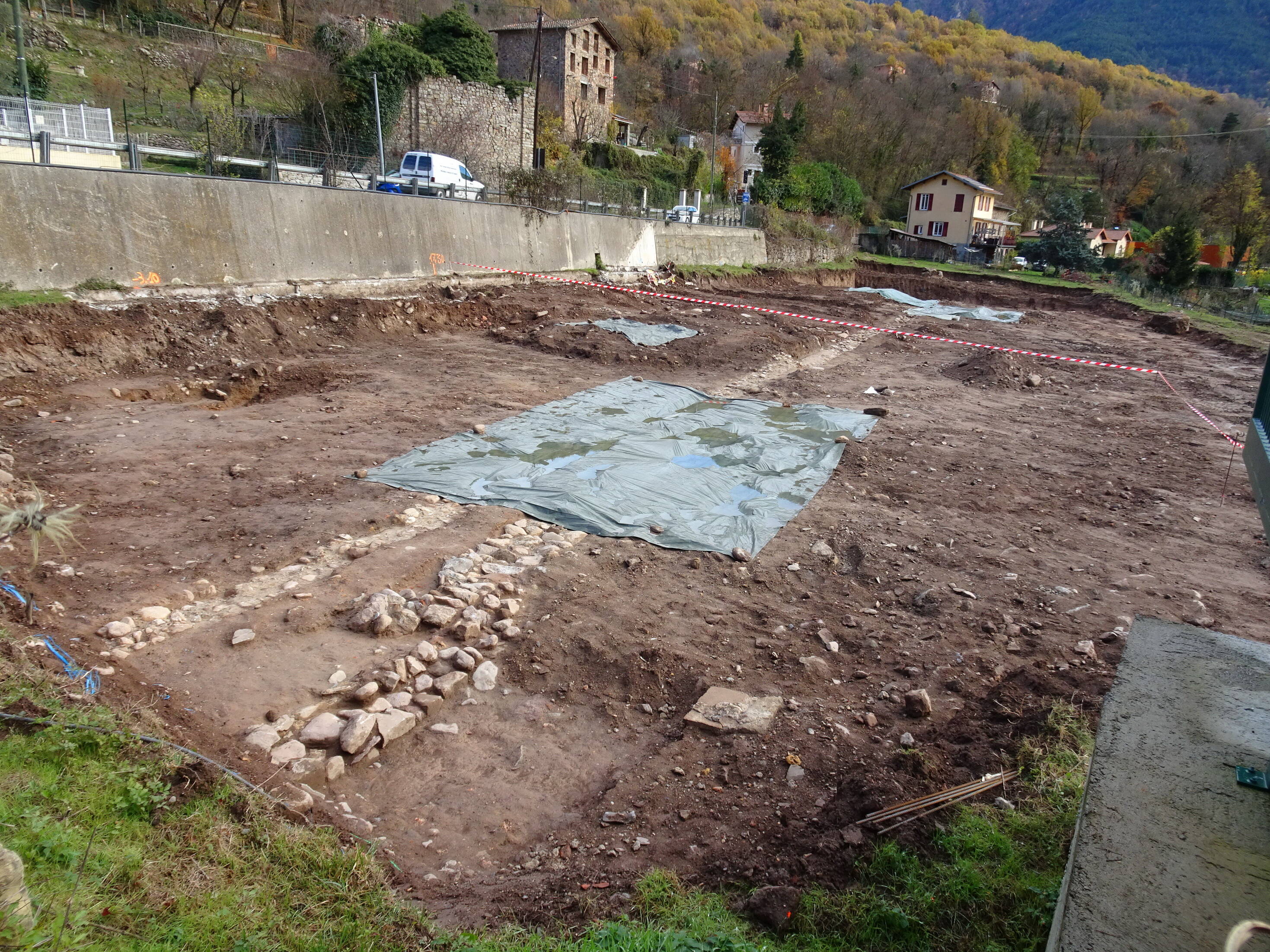 Ils voulaient faire une zone pour entreprises sinistrées par la tempête Alex... et tombent sur des sépultures