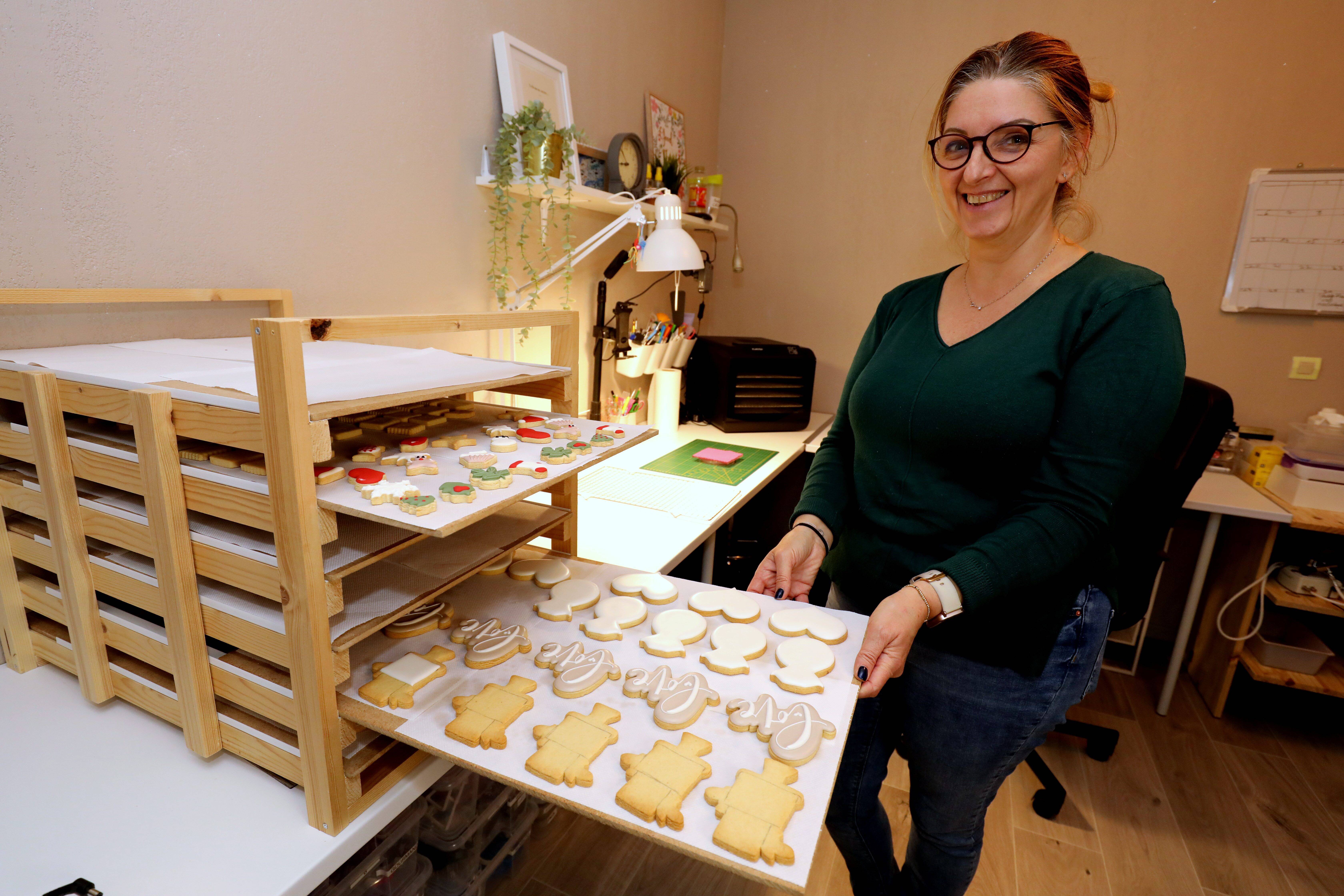 Cette Azuréenne a lancé sa biscuiterie pendant le confinement et personnalise ses créations à l'infini