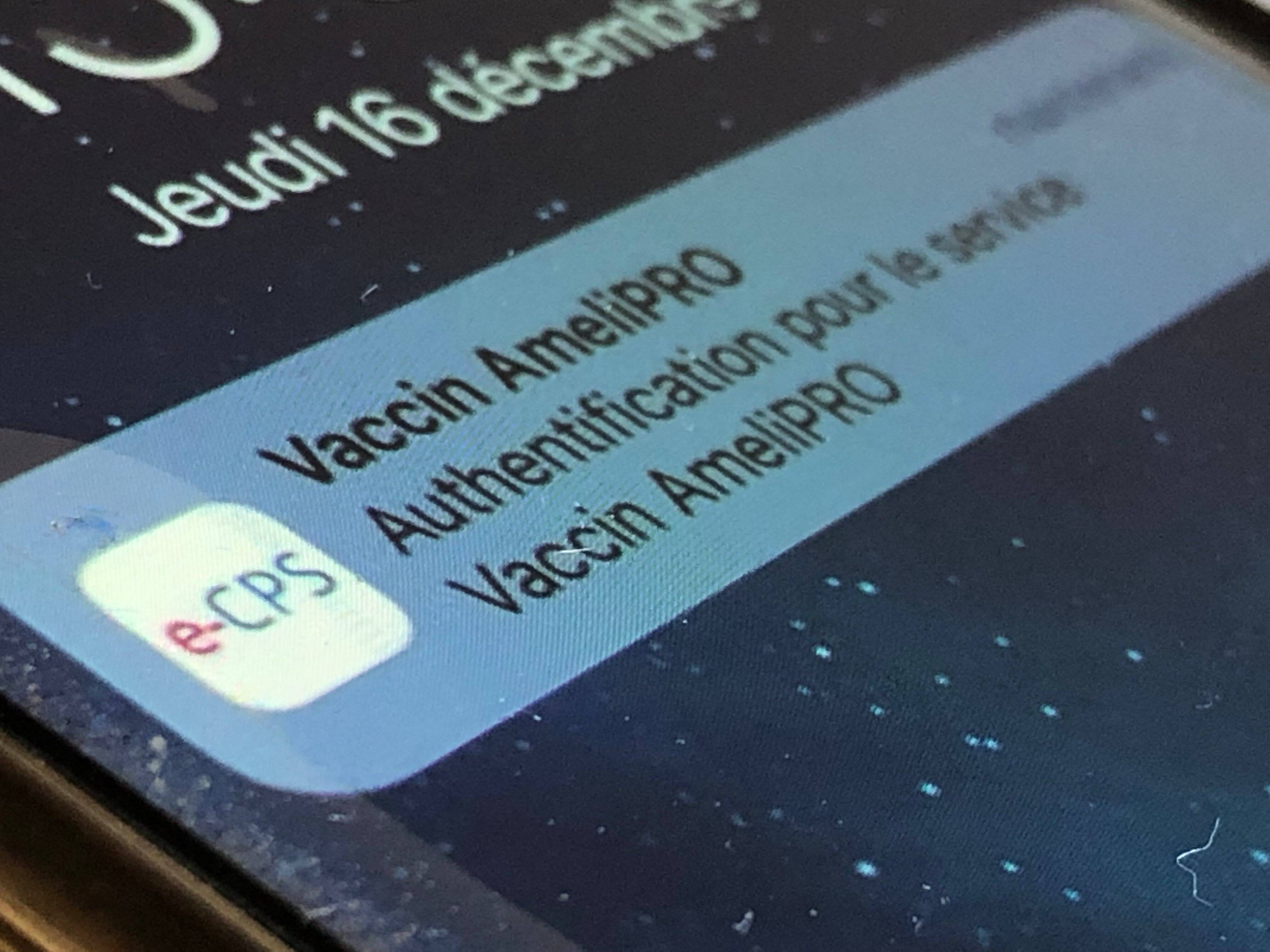 "Ma carte a été usurpée!": le médecin niçois impliqué dans le faux pass sanitaire d'une victime de la Covid-19 se confie