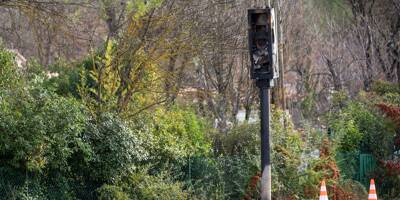 Deux radars tourelles détruits par les flammes dans le Var