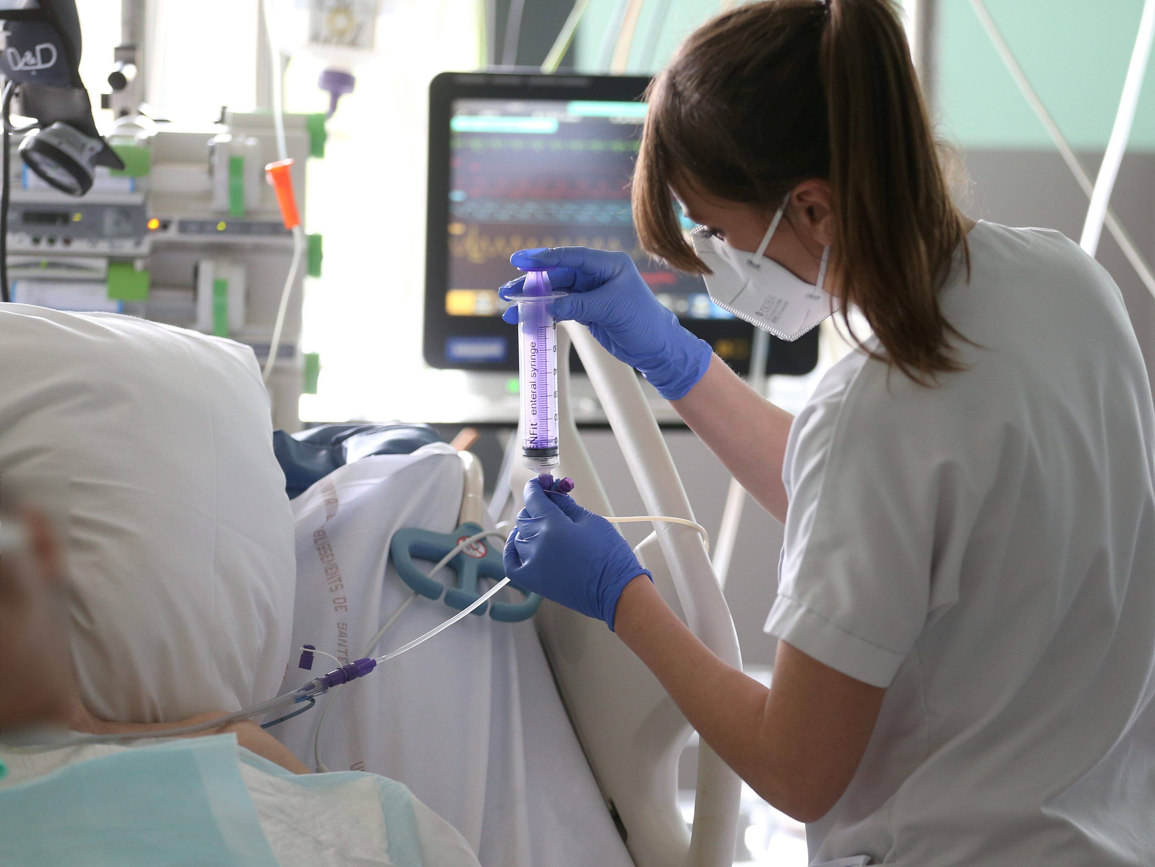 Deux patients Covid-19 des Alpes-Maritimes et du Var transférés vers Nantes et Angers