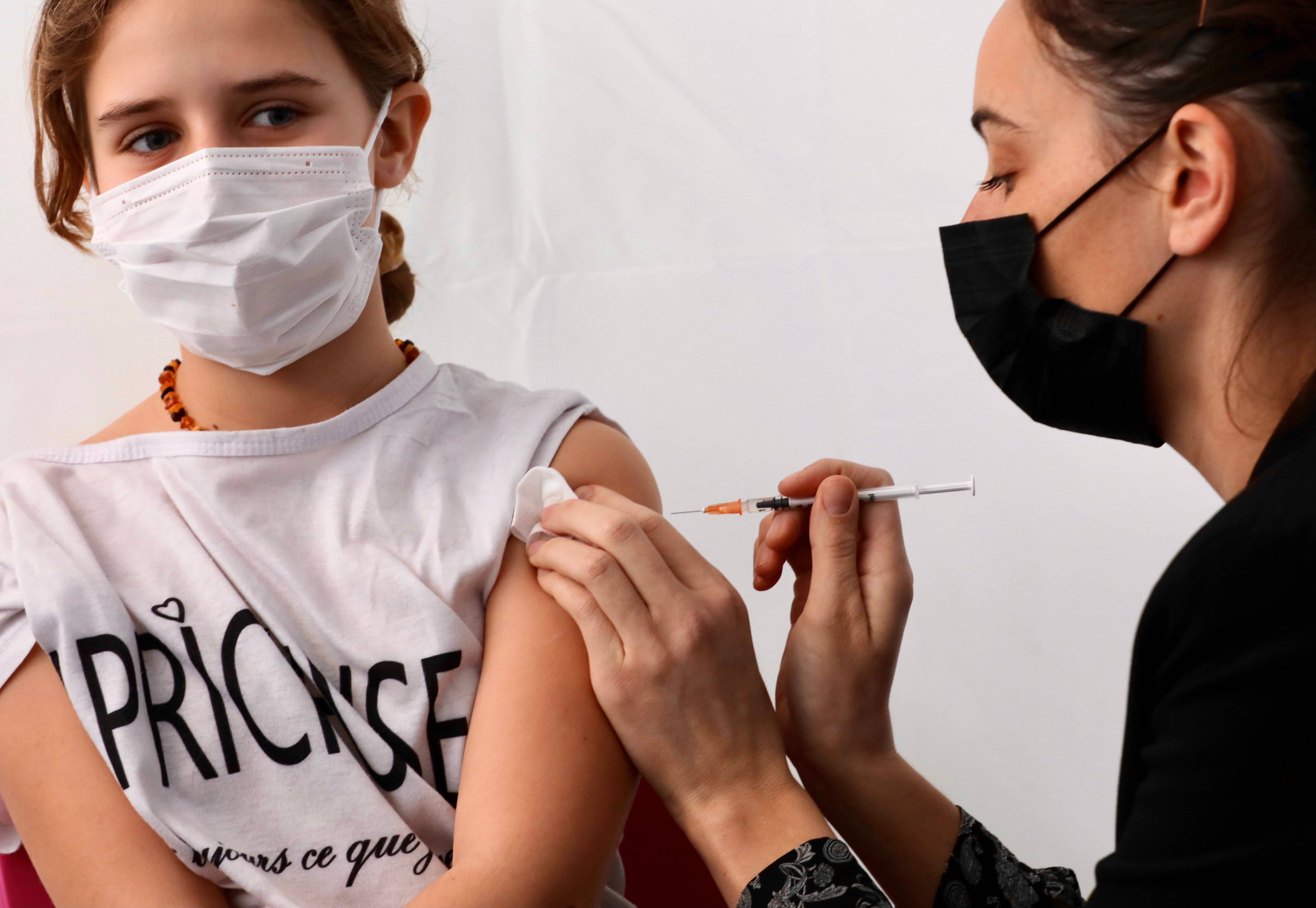 Dans le Var, vacciner son enfant contre la Covid-19 ressemble au parcours du combattant : le manque de créneaux est criant