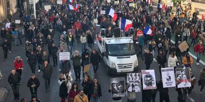Près de 4.000 personnes pour la manif anti-pass à Toulon ce samedi