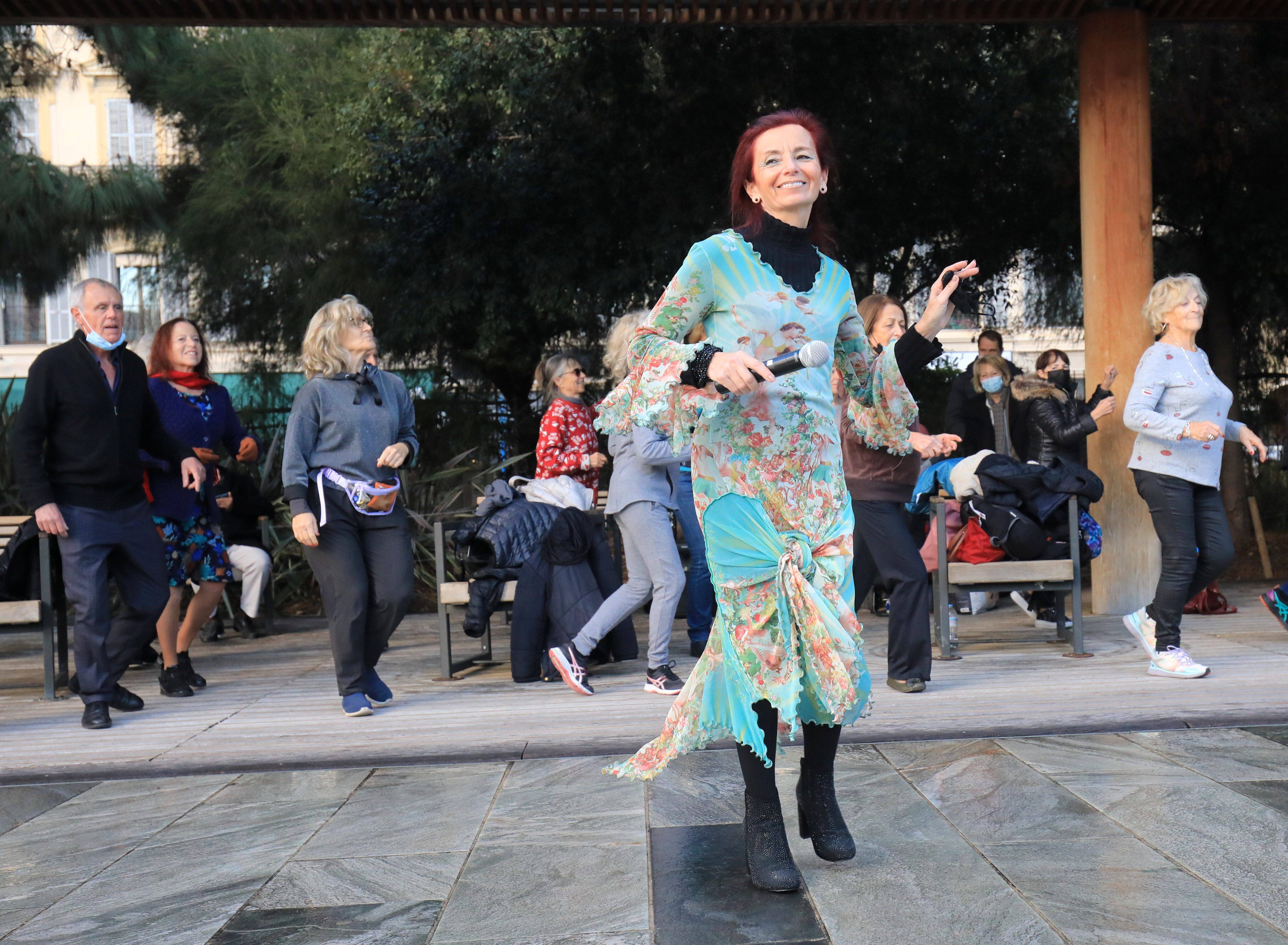 "Casser le cliché qu'être senior, c'est être vieux": à Nice, les plus de 60 ans se mettent au hip-hop et à la danse polynésienne