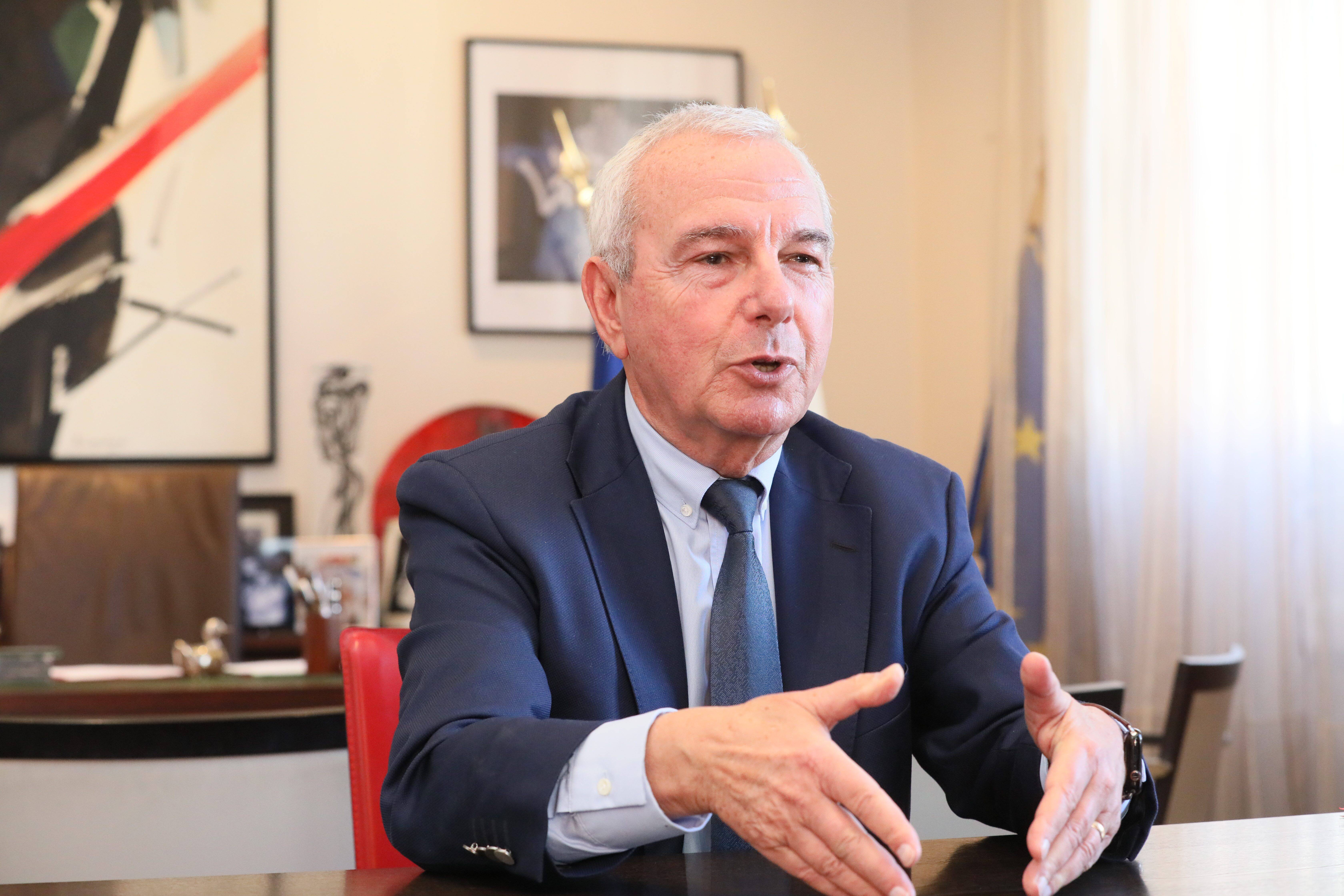 "On n'a pas la cohérence de tirer les leçons de cette crise sanitaire": Jean Leonetti tance la gestion gouvernementale de la pandémie