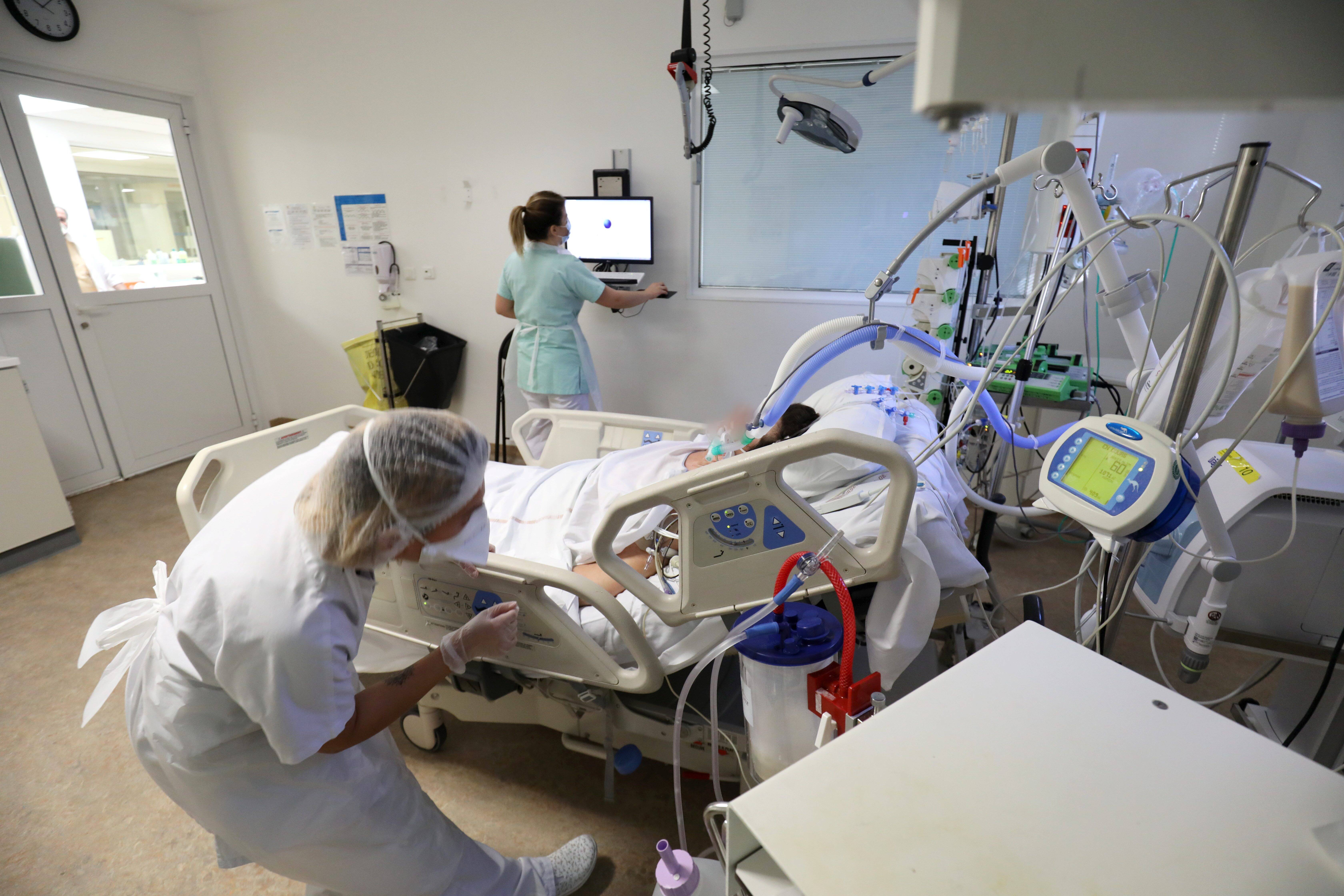 Covid-19: les critères d'admission en réanimation resserrés dans les hôpitaux