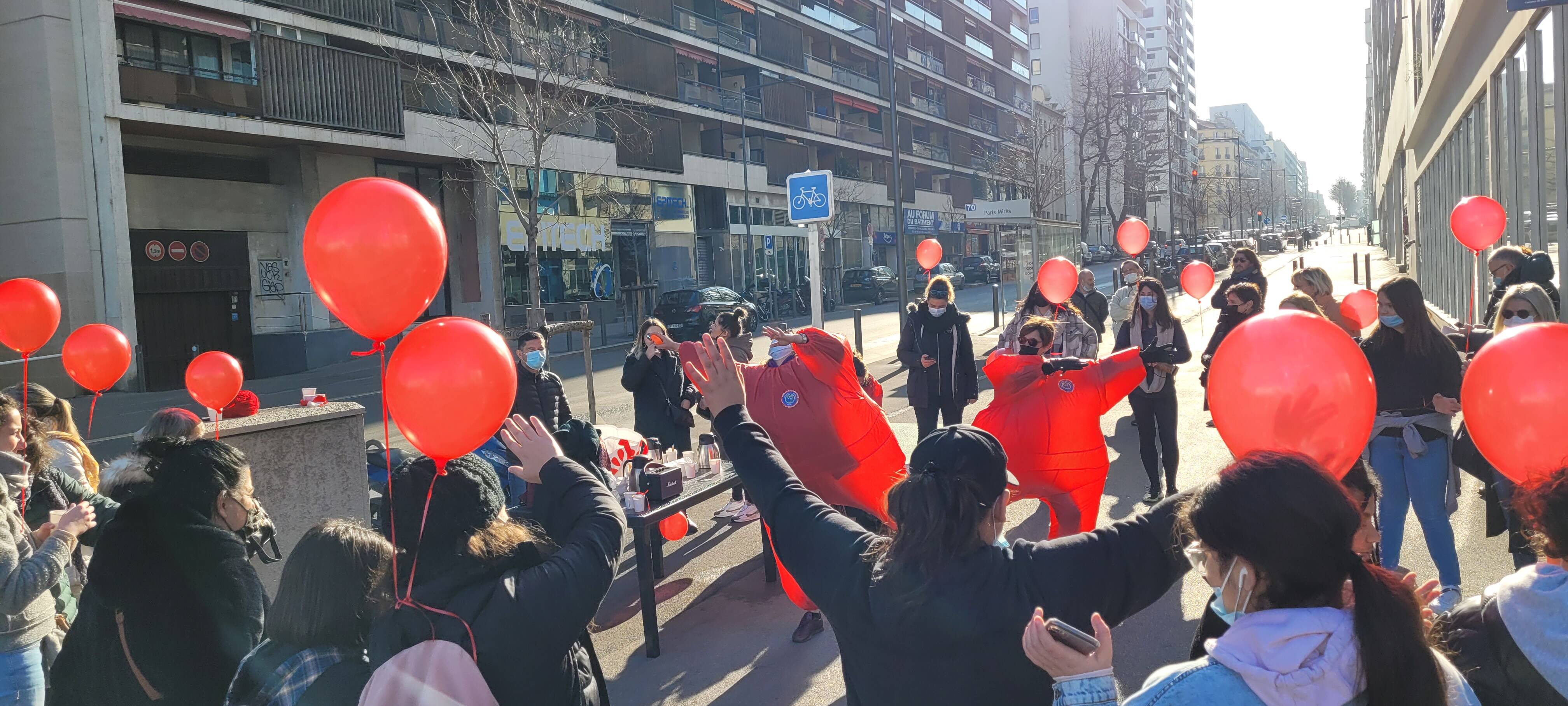 A Marseille, la manif de la dernière chance pour le centre des Oiseaux qui lutte contre l'obésité infantile à Sanary