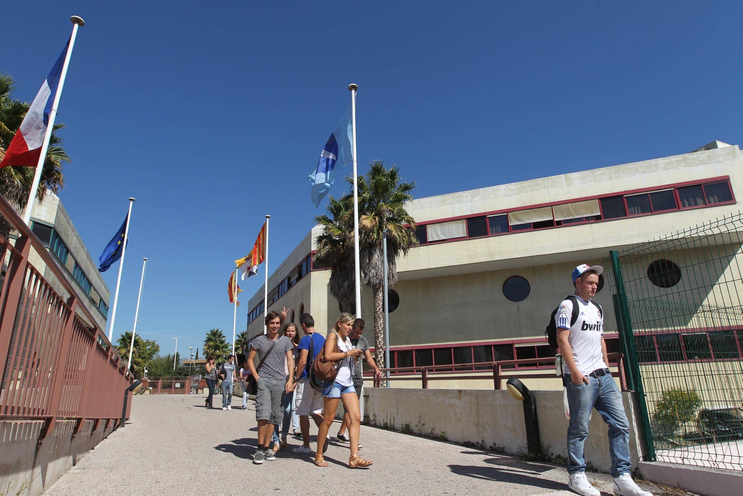 Une professeure suspendue pour non-port du masque dans un établissement de Cannes
