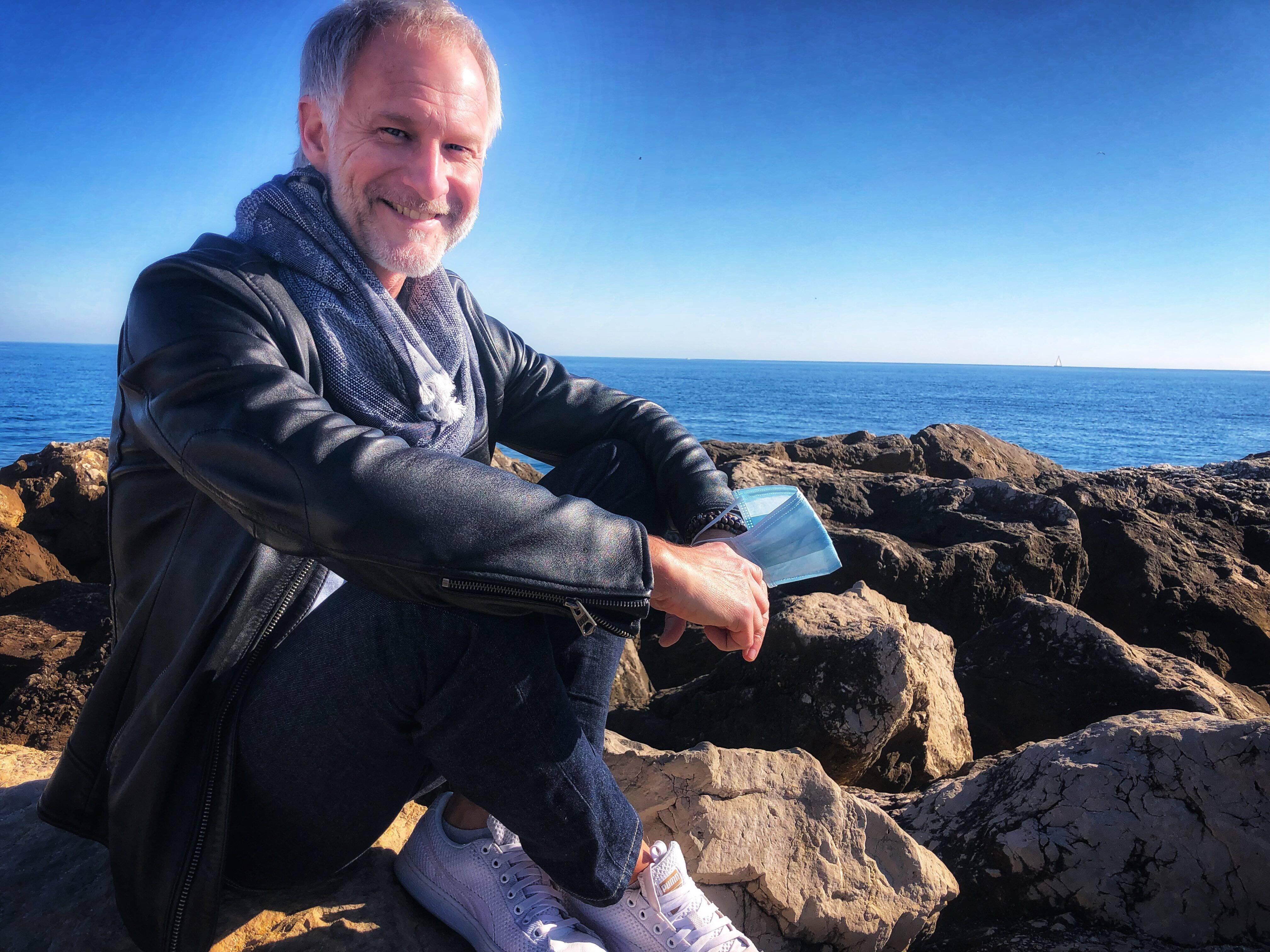 "Il faut continuer à être curieux de l'autre": les conseils de notre love coach en cette Saint-Valentin