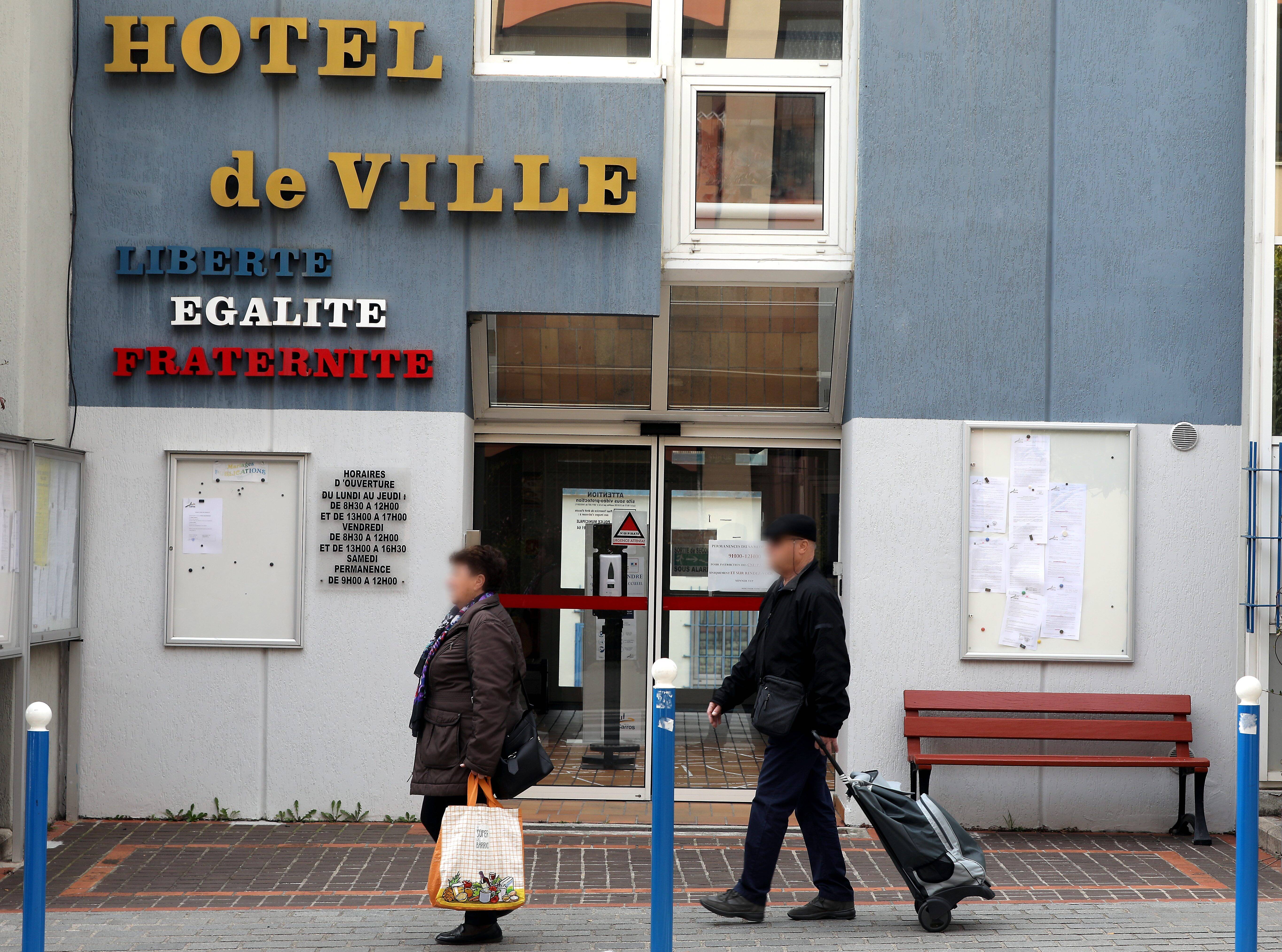 Les candidats ont jusqu'à jeudi pour déposer leur liste, à quoi ressemble la précampagne des élections municipales à Carros?