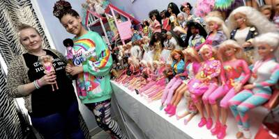 Elles en possèdent plus de 200, cette mère et sa fille sont complètement gagas des poupées Barbie