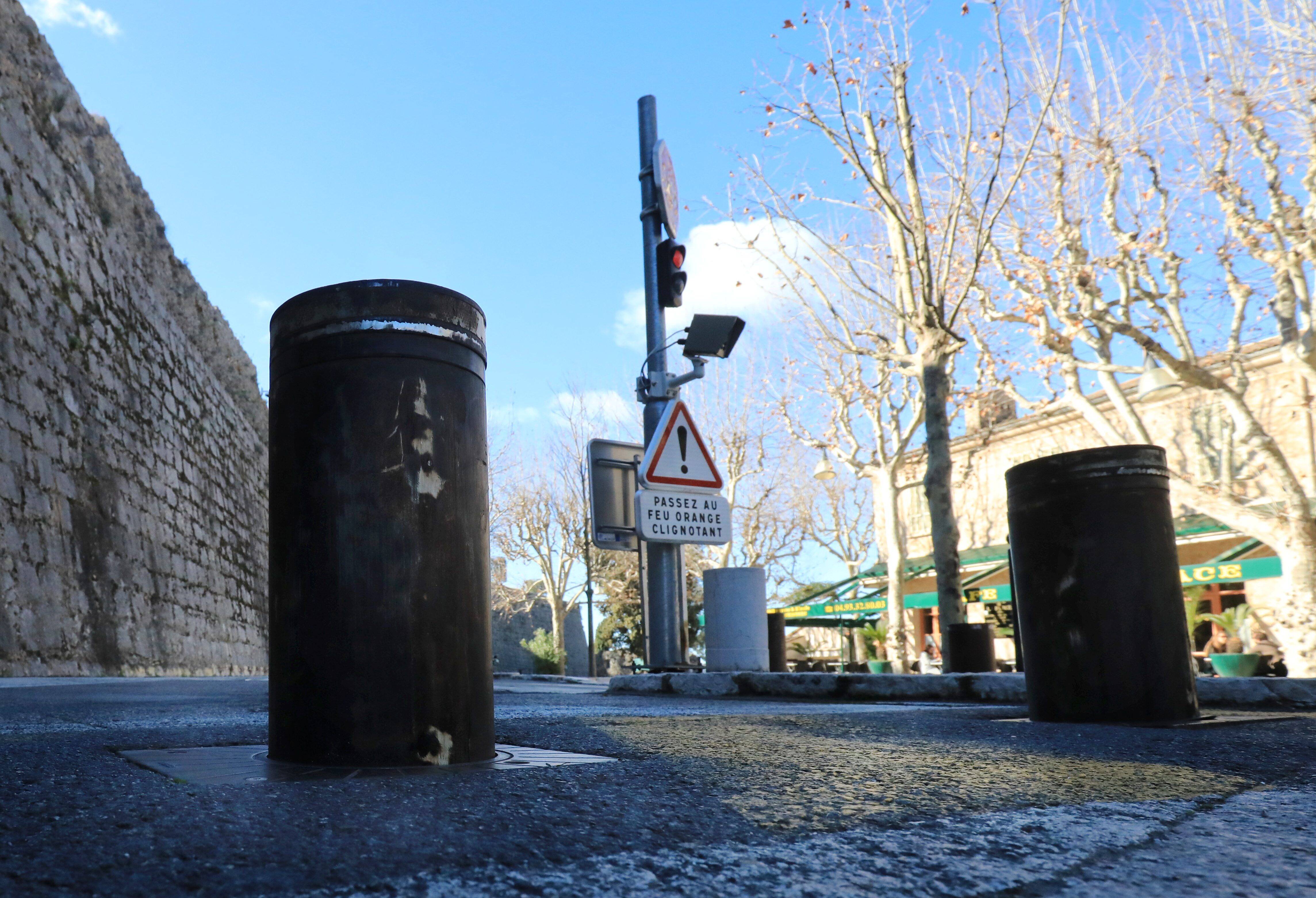 Après des abus avec les places de parking, Saint-Paul-de-Vence va réguler le stationnement dans le village