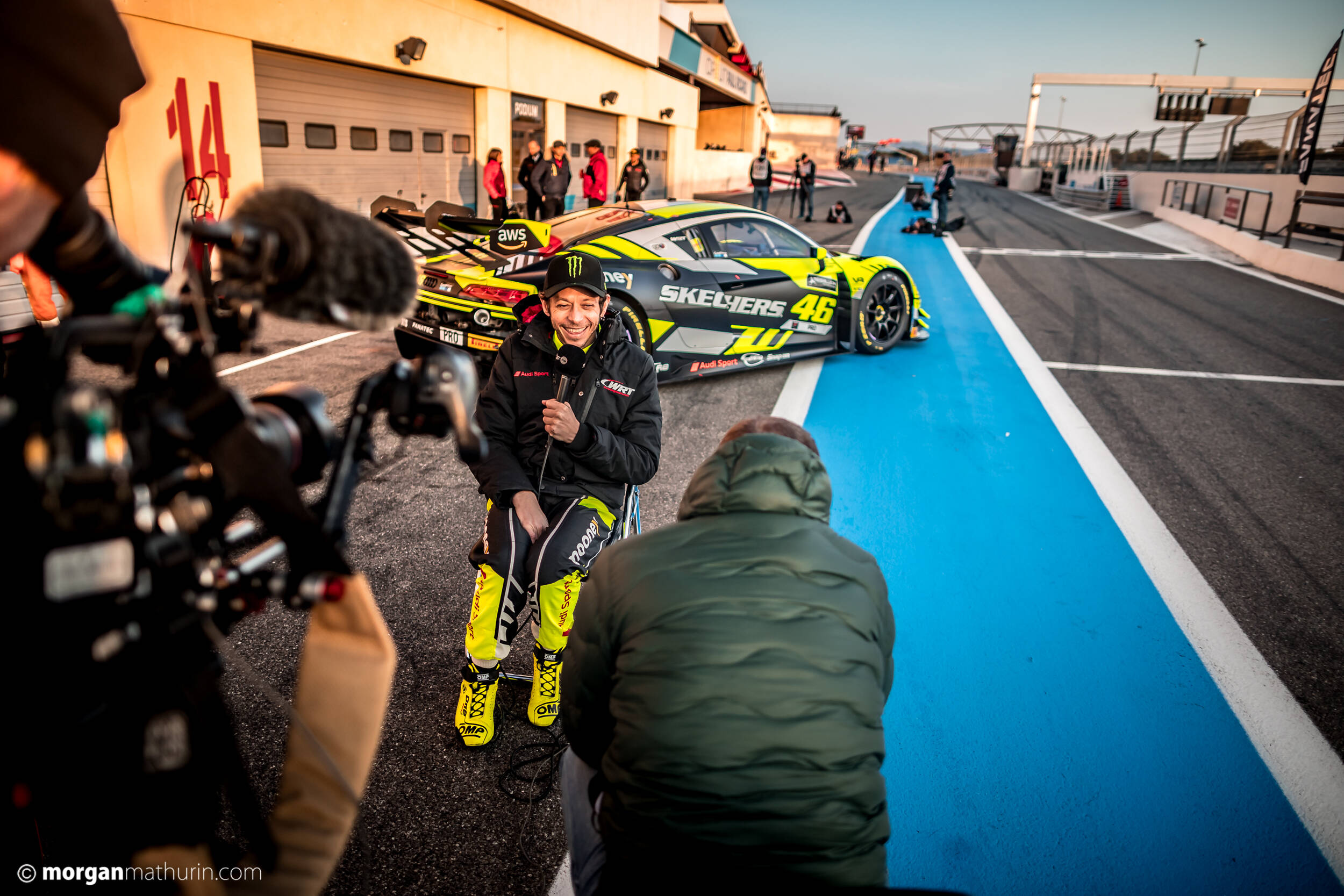 La légende du MotoGP Valentino Rossi prend un nouveau départ sur quatre roues au circuit Paul Ricard