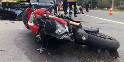 Grosse collision entre une moto et une voiture de la gendarmerie à Cogolin: le motard héliporté