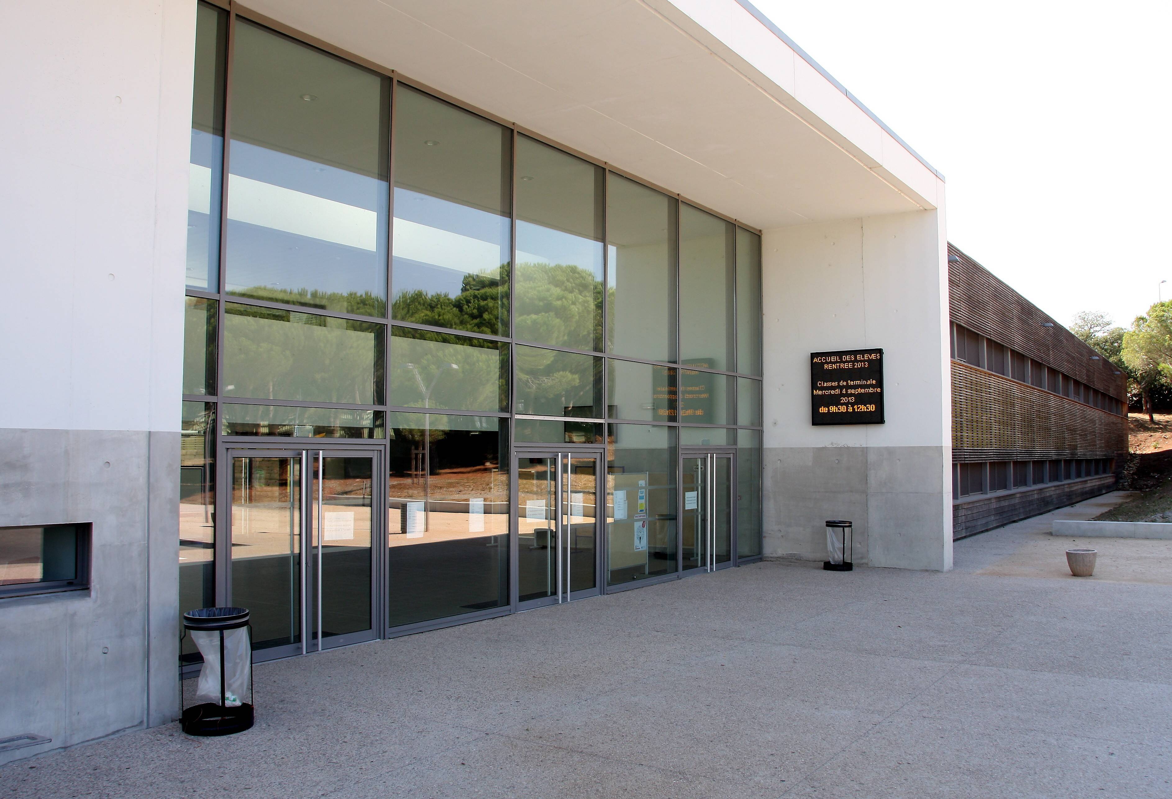 Covid-19: le port du masque réinstauré au lycée de Gassin un jour après la fin de l'obligation