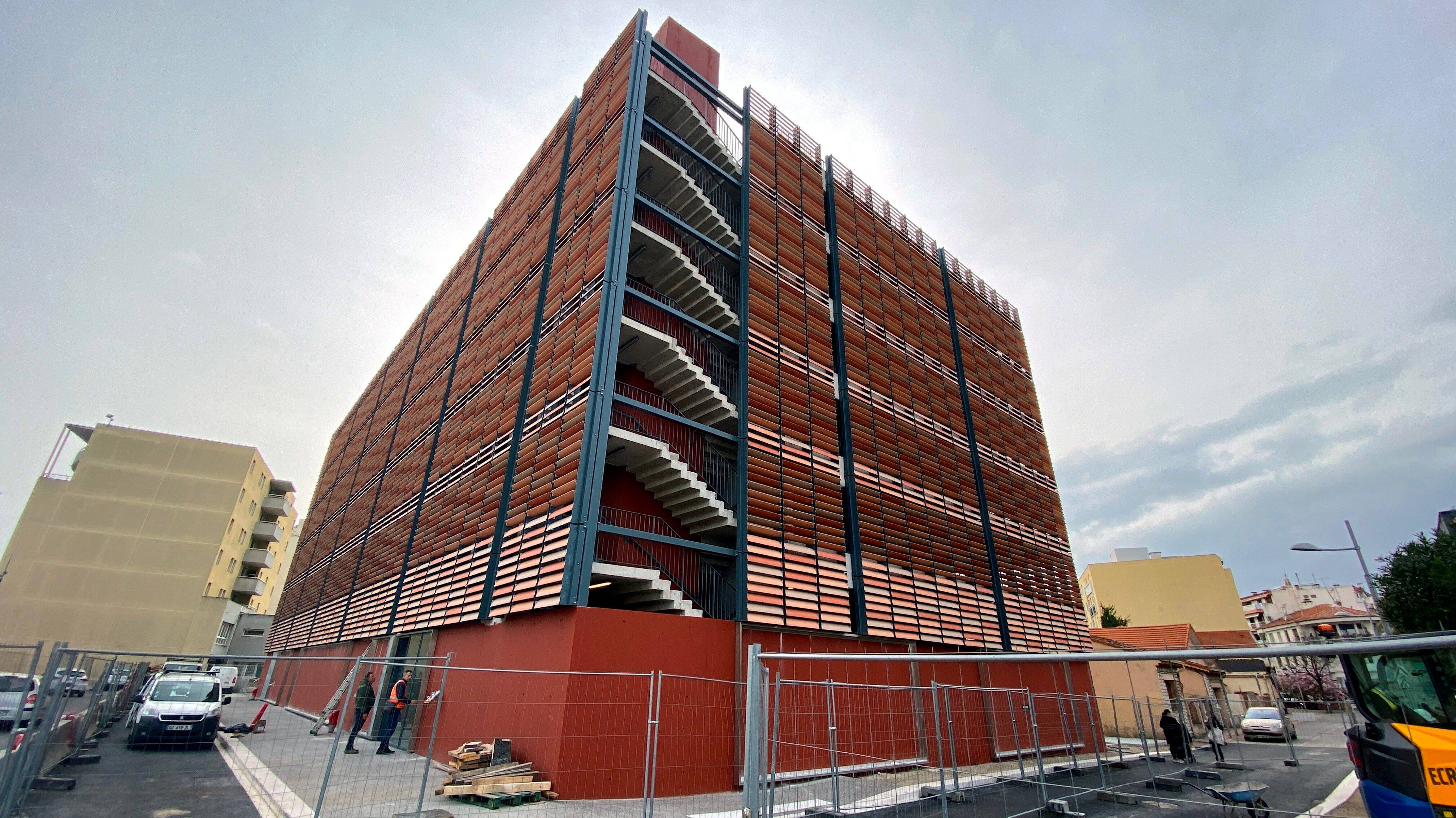 "On préfère jouer la carte de la sécurité": à Cagnes-sur-Mer, le parking relais du pôle multimodal finalement livré en juillet